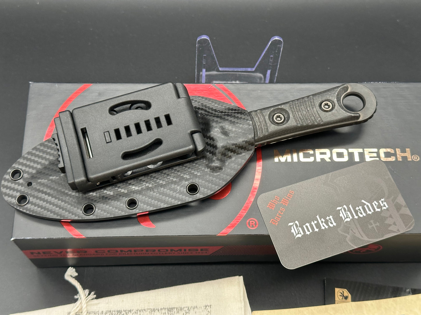 Microtech Borka SBD Dagger Fixed Blade Carbon Fiber DLC Full Serrated Signature Series