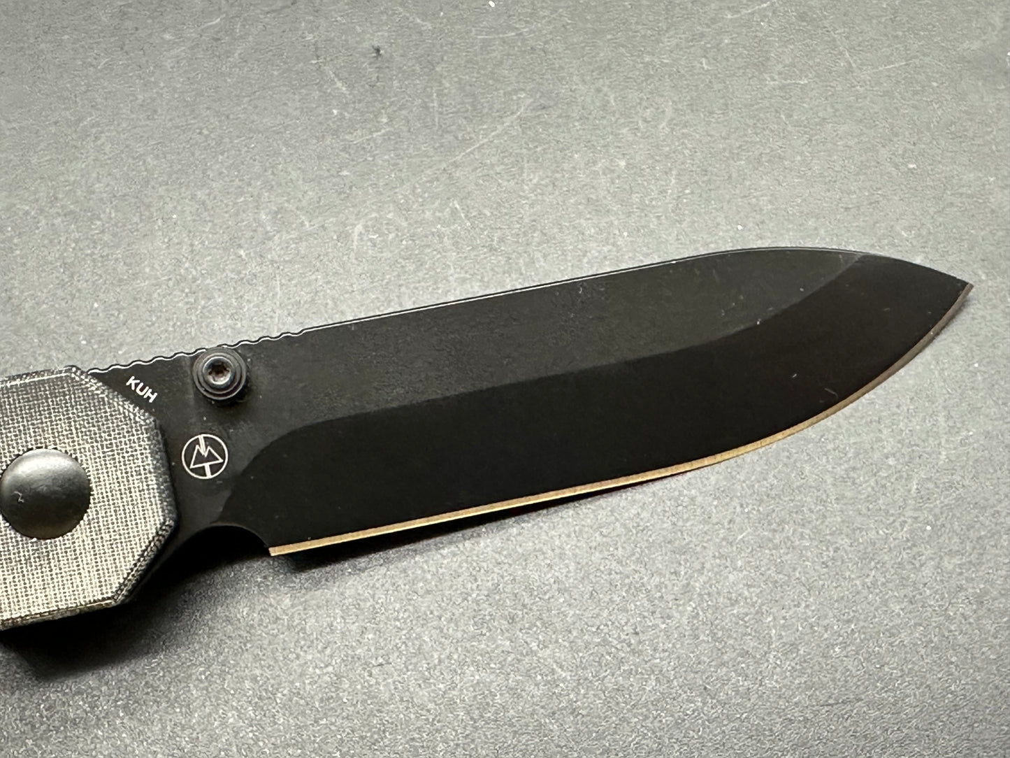 KIZER KUH BUTTON LOCK BLACK MICARTA HANDLE 154CM