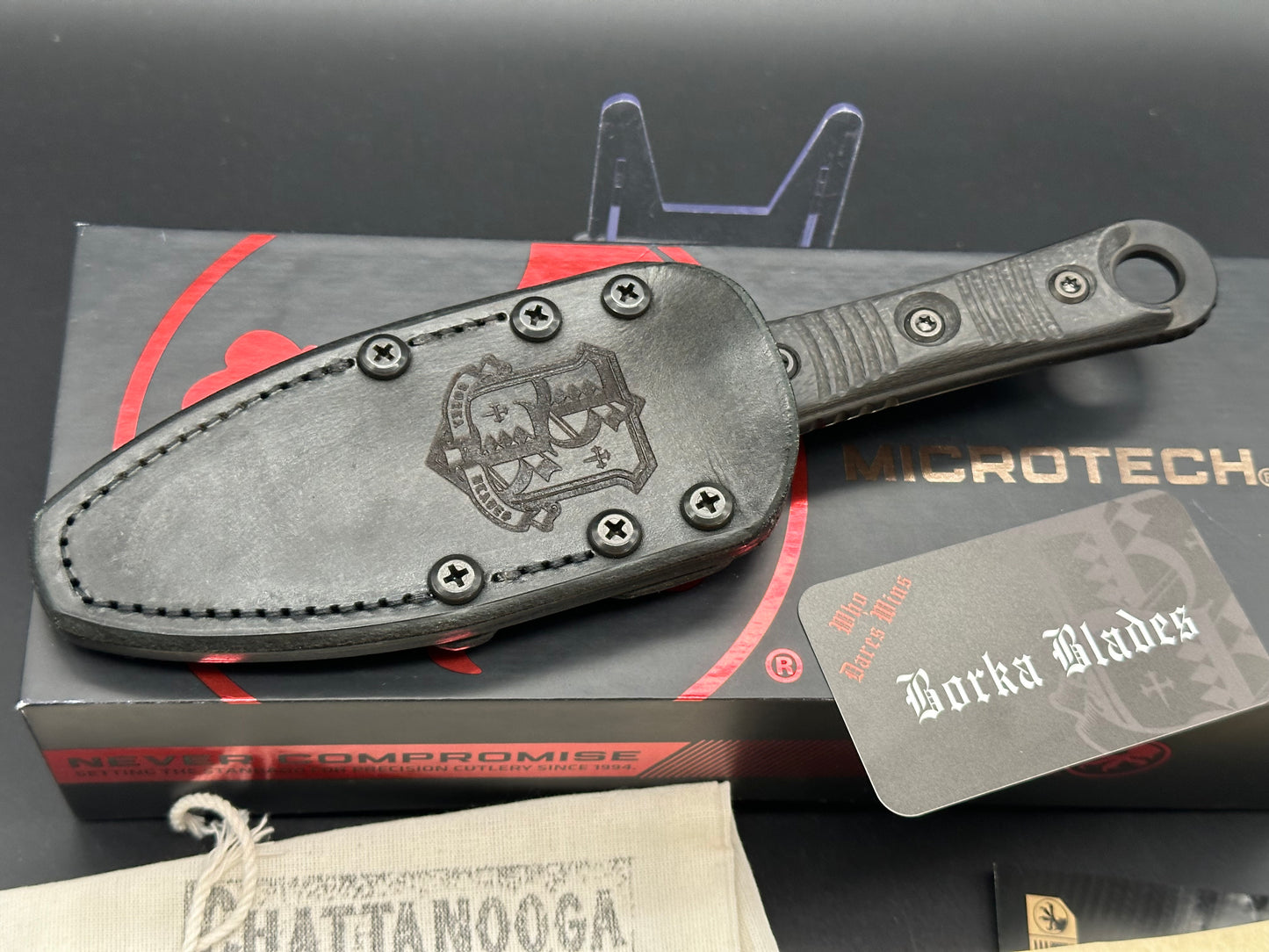 Microtech Borka SBD Dagger Fixed Blade Carbon Fiber DLC Full Serrated Signature Series