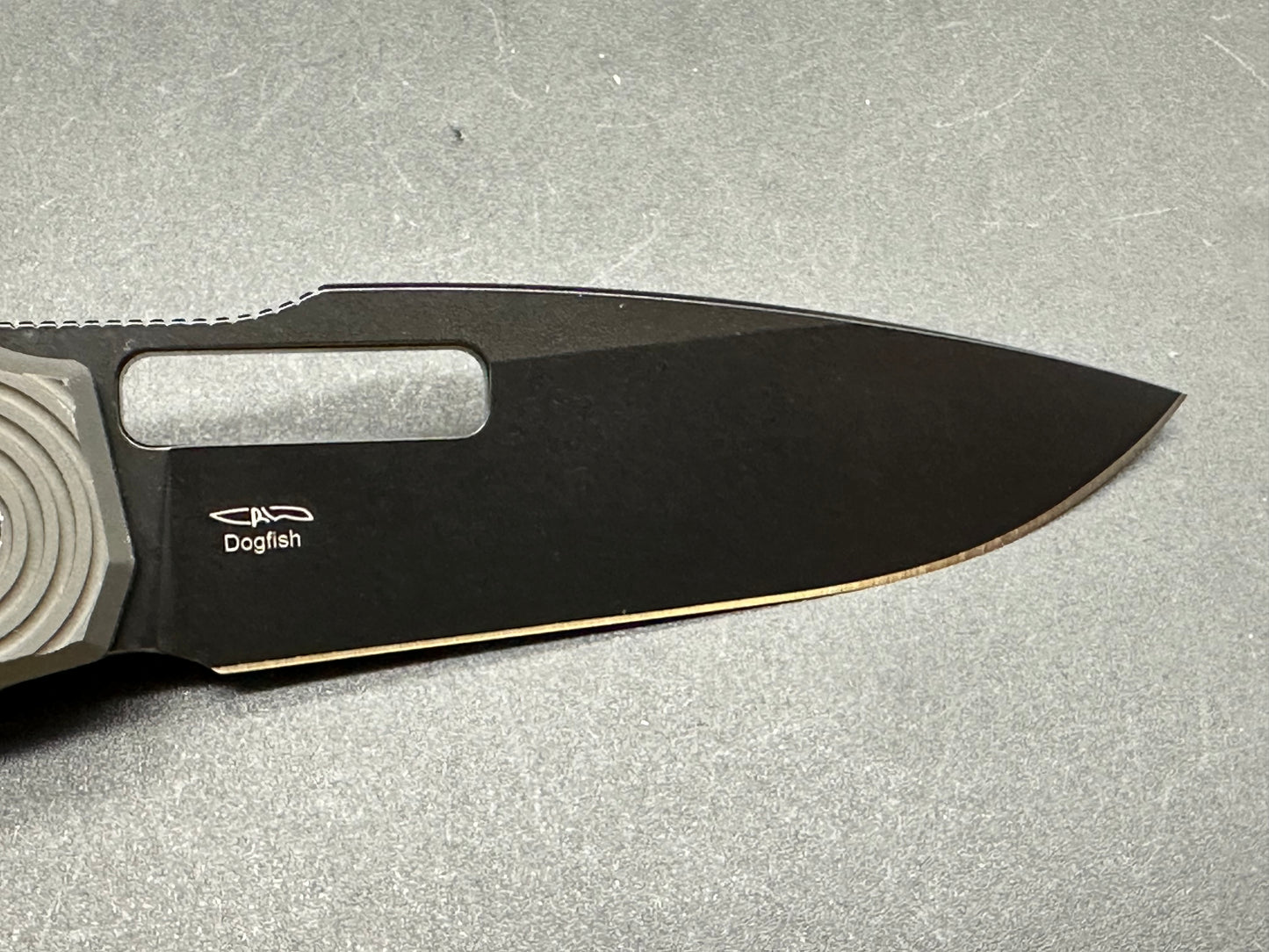 KIZER DOGFISH BUTTON LOCK FOLDING KNIFE BLACK ALUMINUM HANDLE