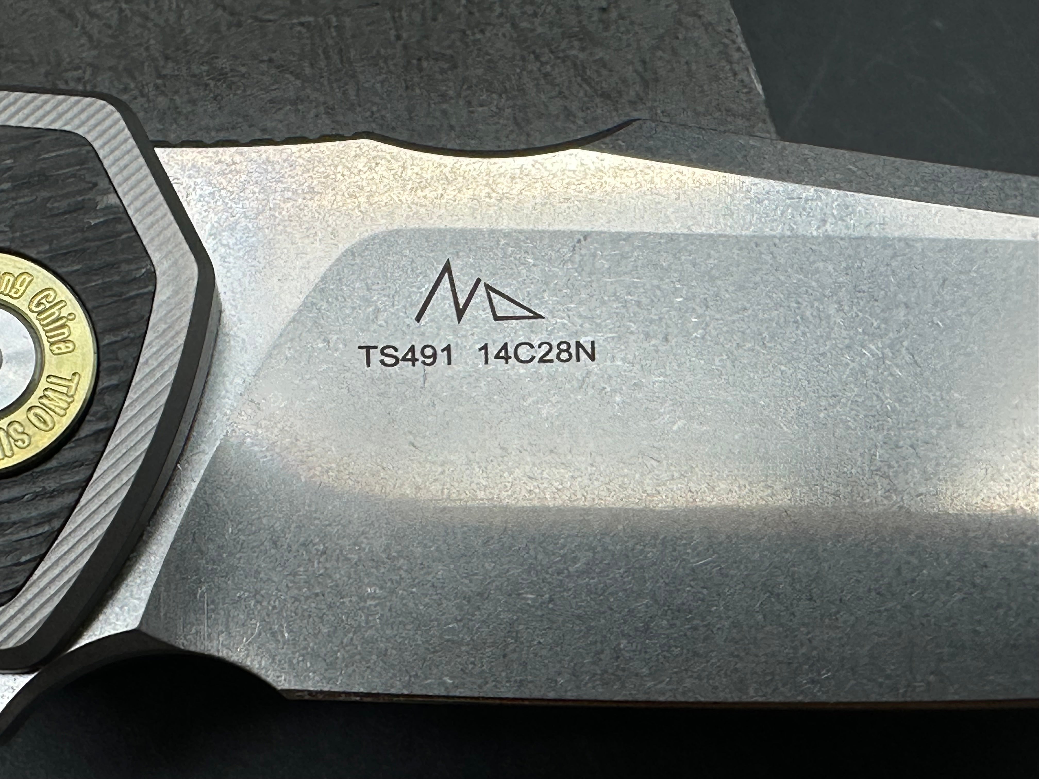 TWOSUN TS491 BLACK TITANIUM/CARBON FIBER HANDLE 14C28N PLAIN EDGE