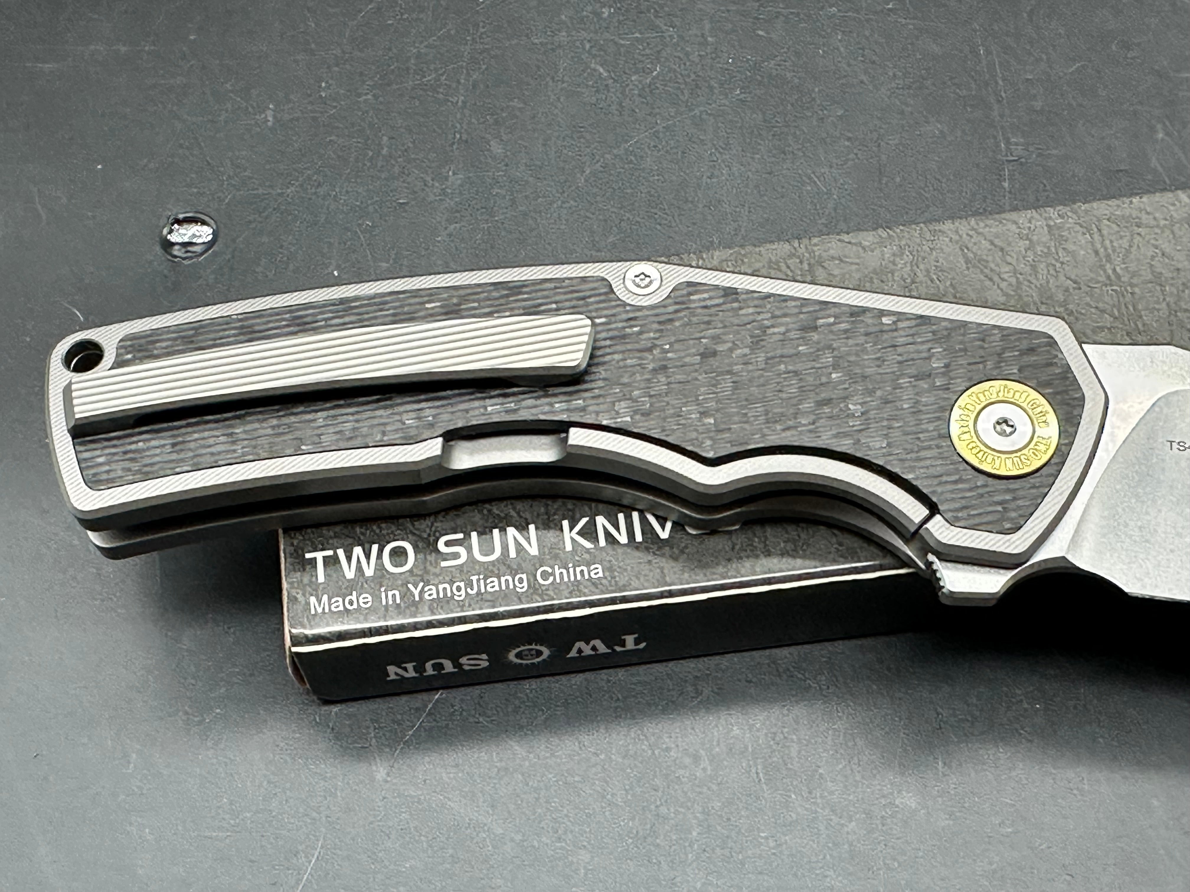 TWOSUN TS491 BLACK TITANIUM/CARBON FIBER HANDLE 14C28N PLAIN EDGE
