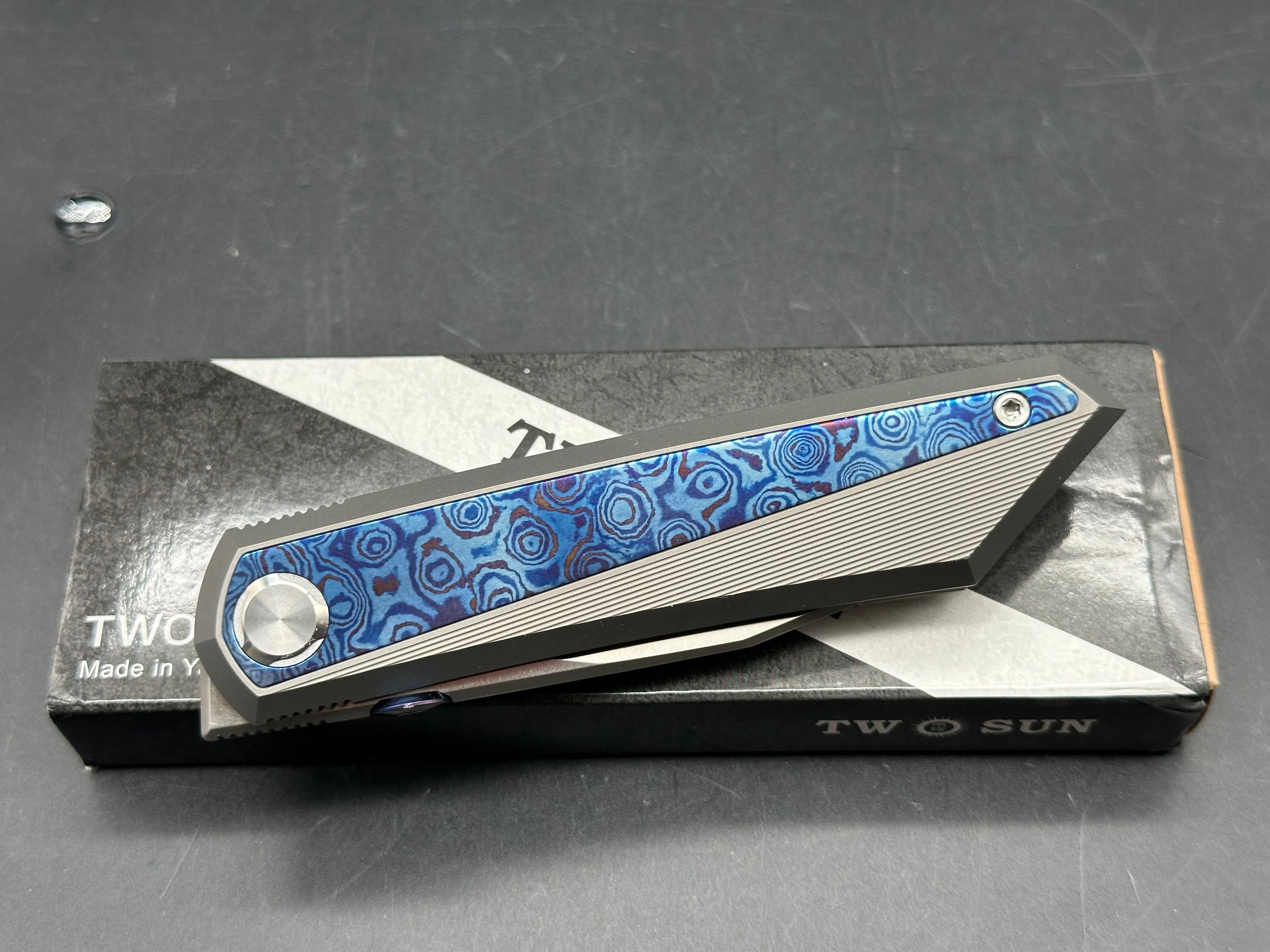 TWOSUN FOLDING KNIFE TITANIUM/TIMASCUS HANDLE S90V PLAIN EDGE SATIN FINISH TS139
