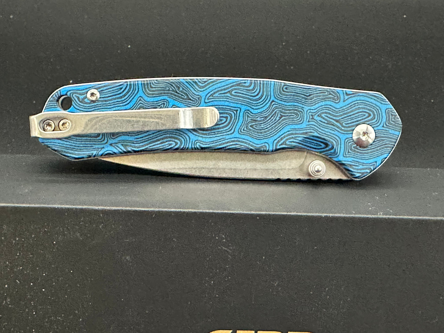 CJRB PYRITE FOLDING KNIFE BLACK & BLUE GMASCUS