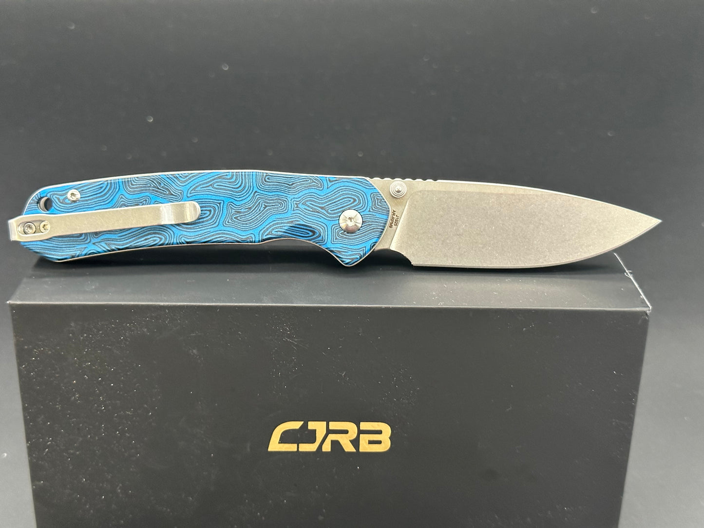 CJRB PYRITE FOLDING KNIFE BLACK & BLUE GMASCUS