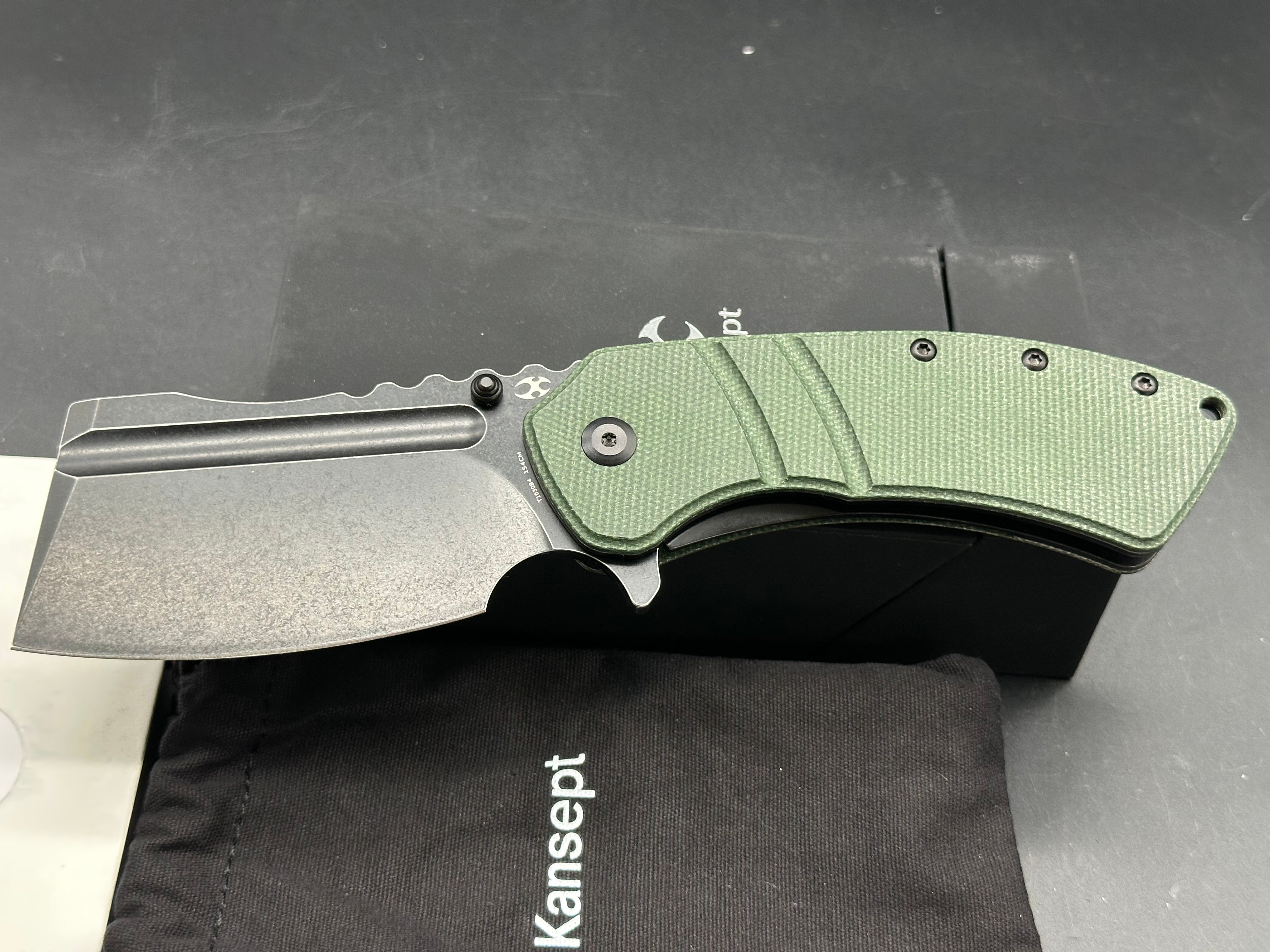 Kansept Korvid XL Green Micarta scales w/154CM blade