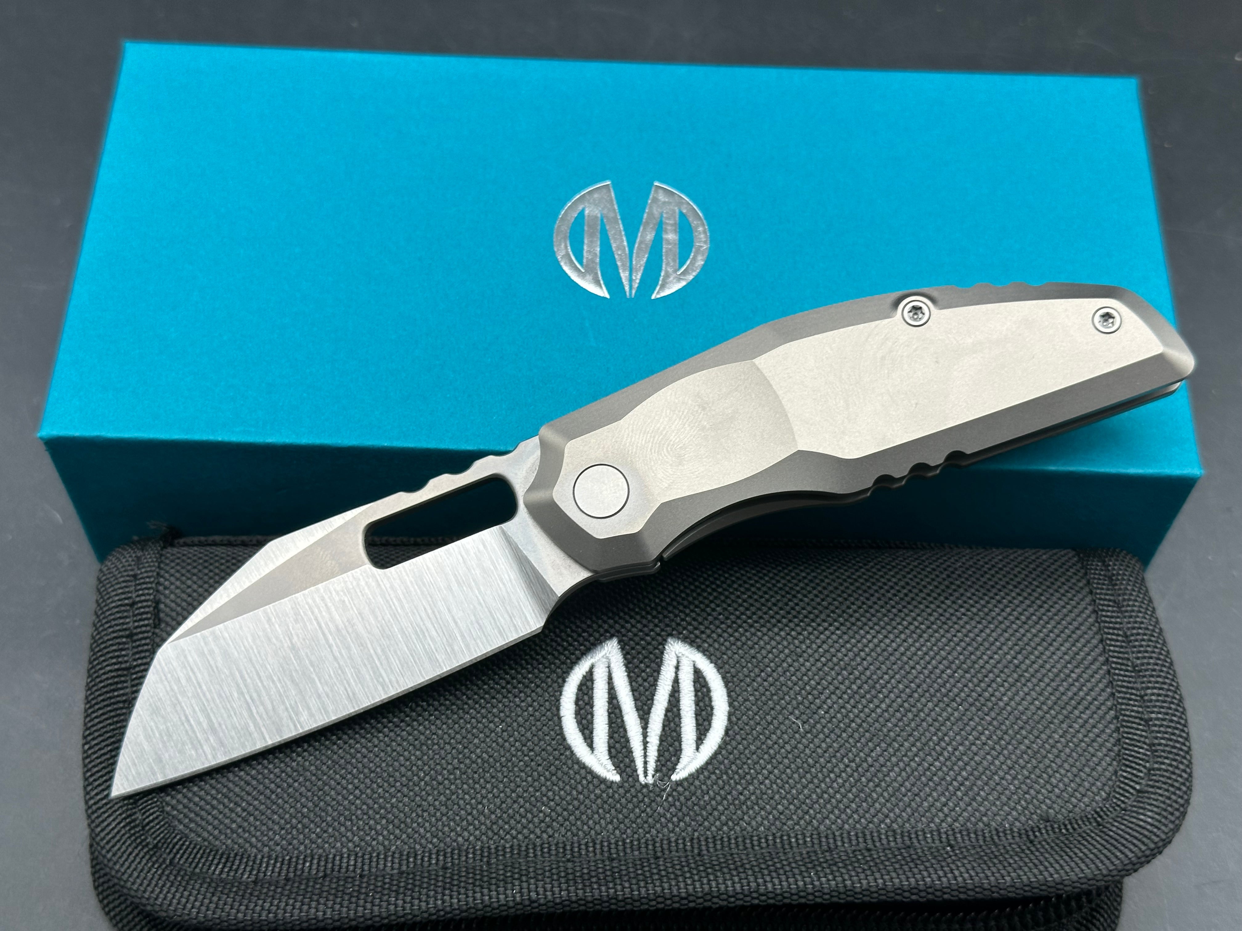 Molsect 808Decay - CPM-S90V Steel Frame Lock - Titanium