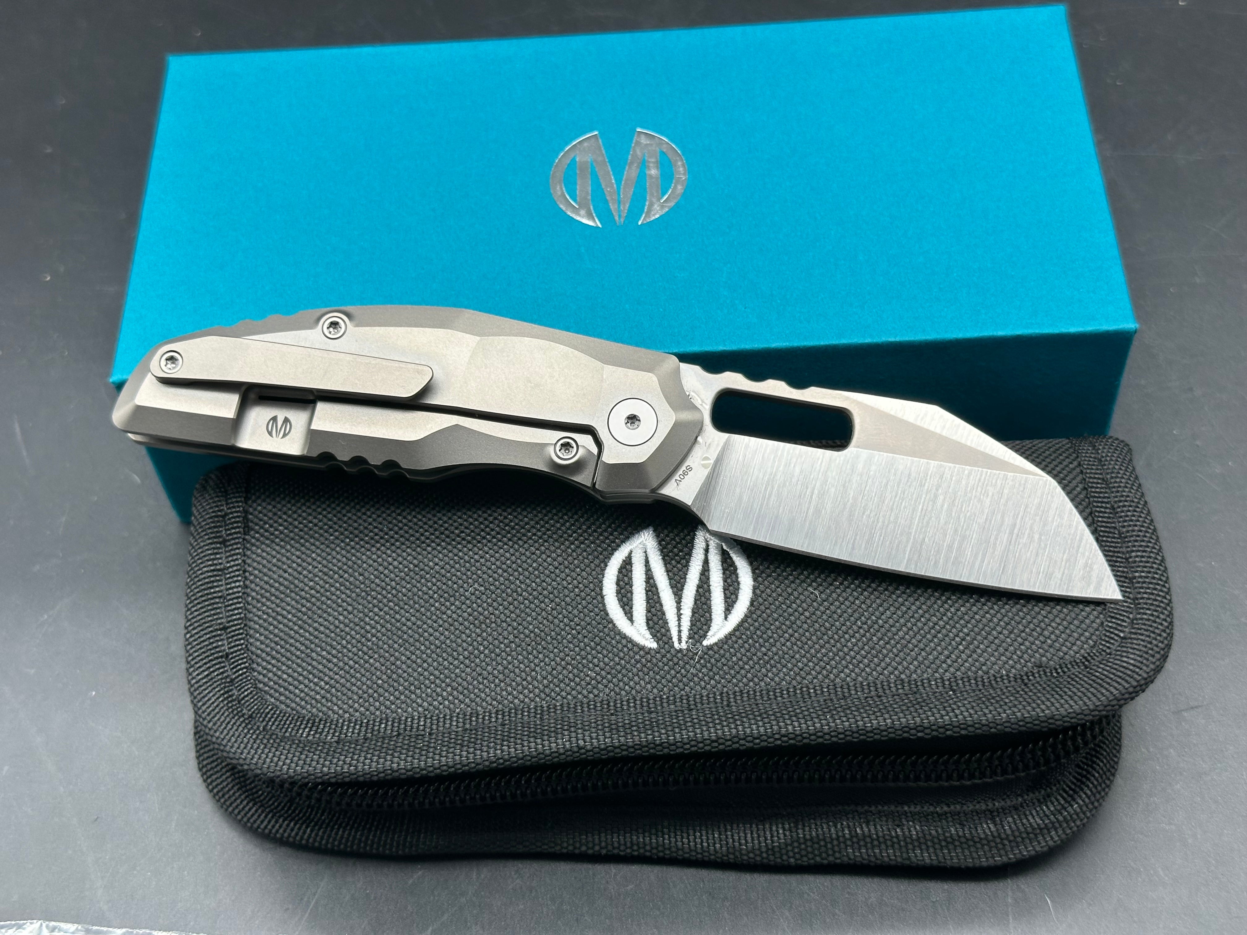 Molsect 808Decay - CPM-S90V Steel Frame Lock - Titanium