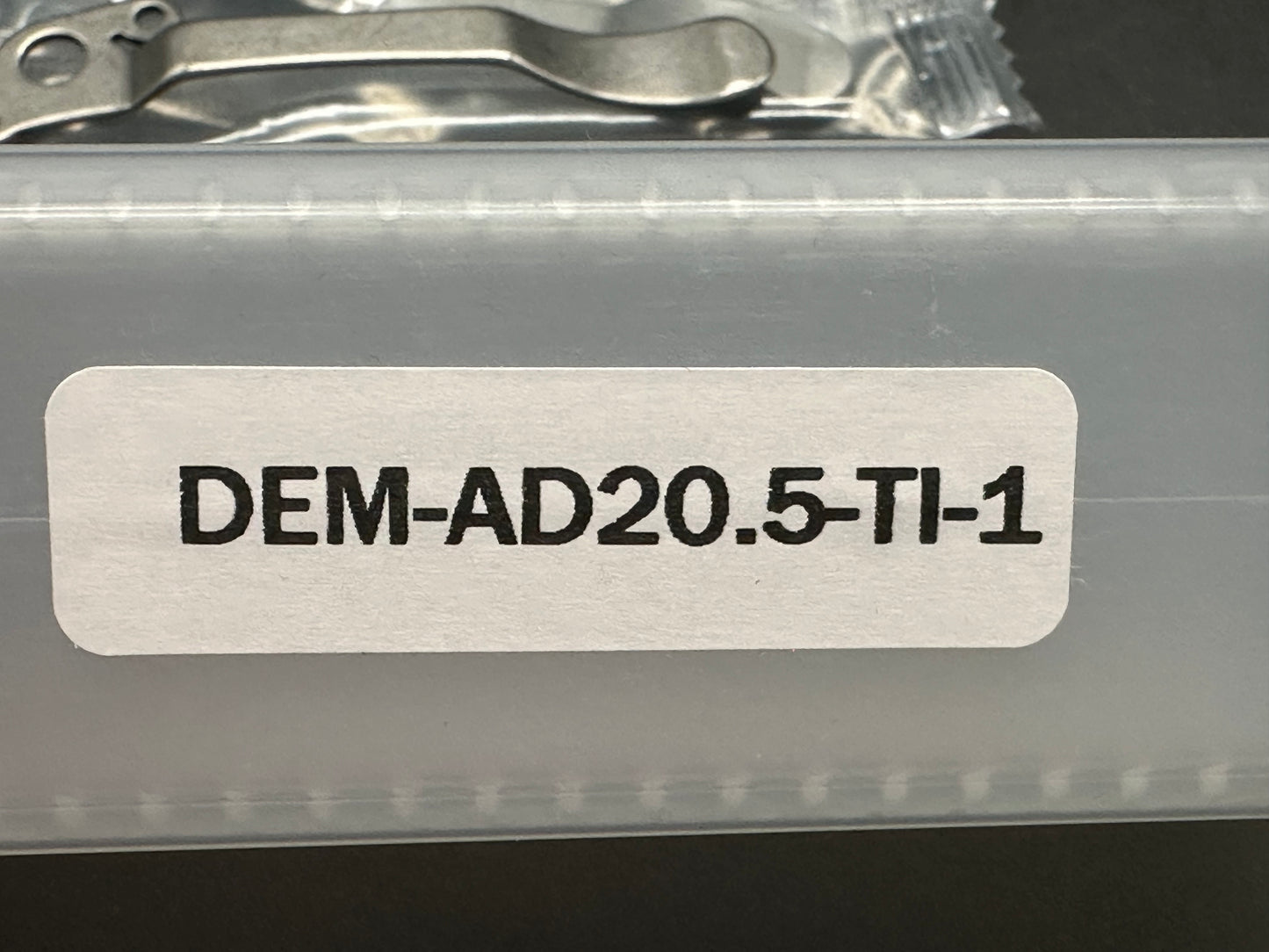 DEMKO AD20.5 TEXTURE TI SHARK LOCK 3V blade