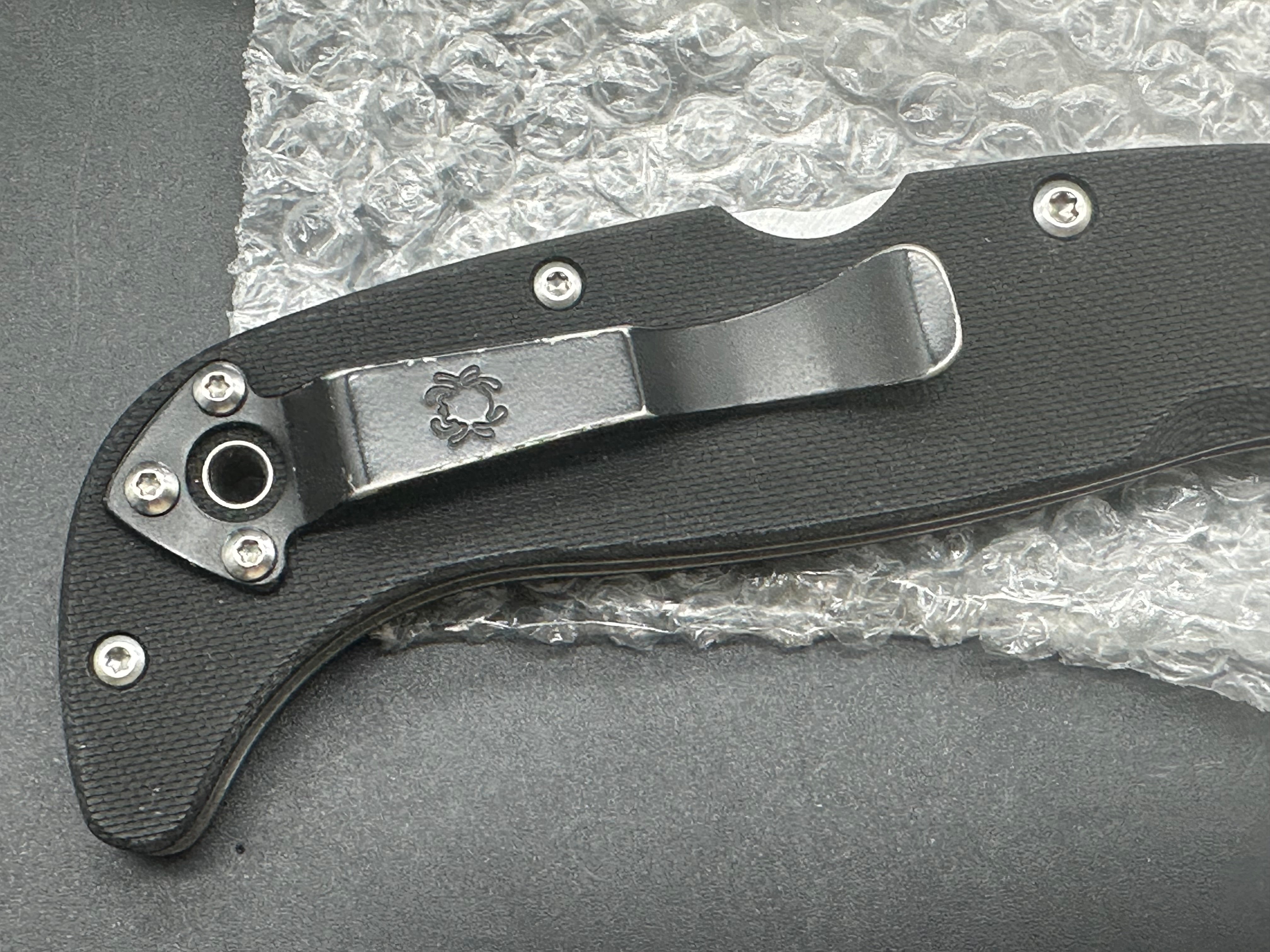Spyderco James Keating Chinook 4 Lockback Knife Black G-10 (3.8" Satin)