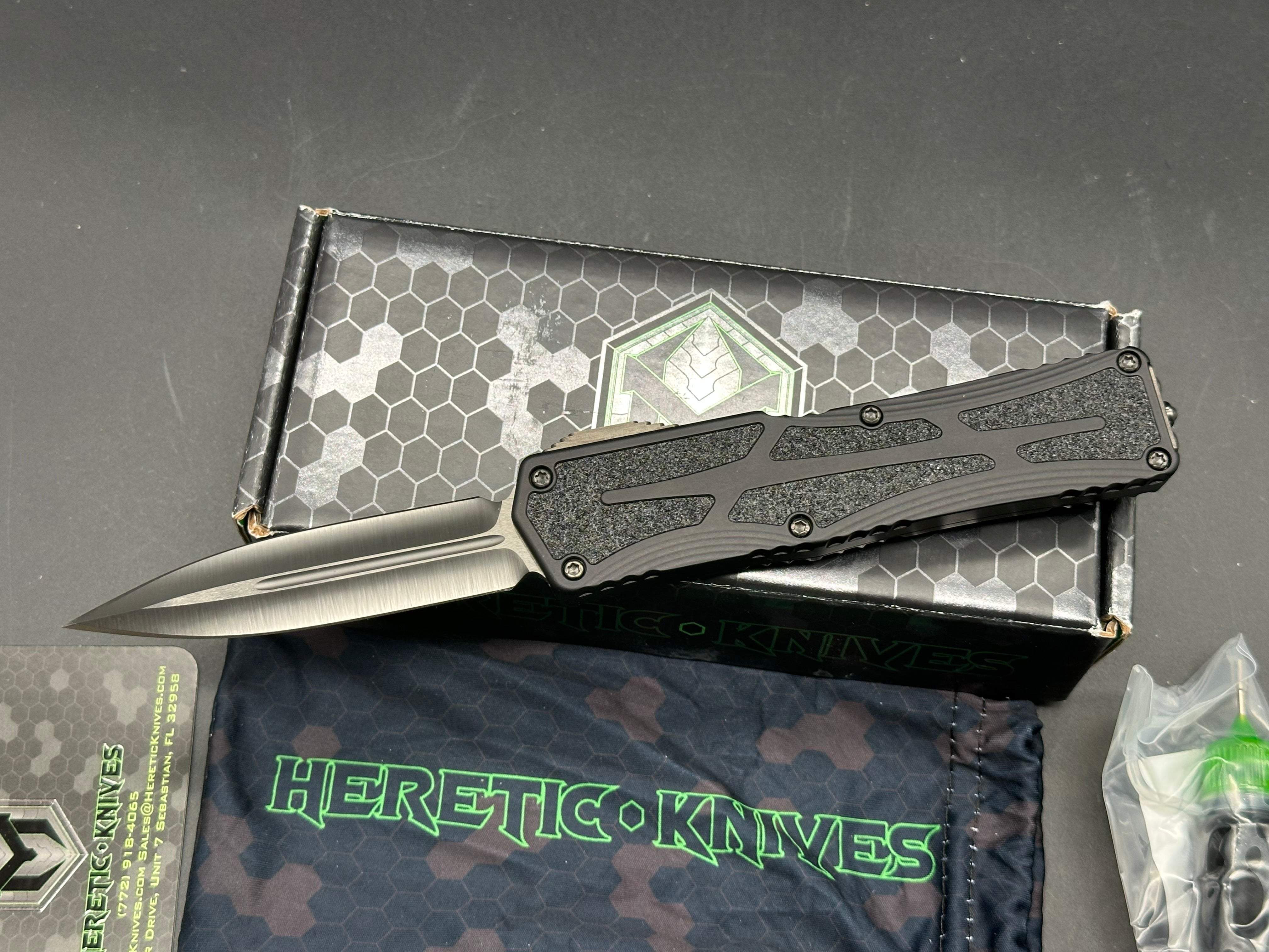 Heretic Colossus Fat Carbon Snakeskin Button DLC Blade and Hardware Elmax Blade