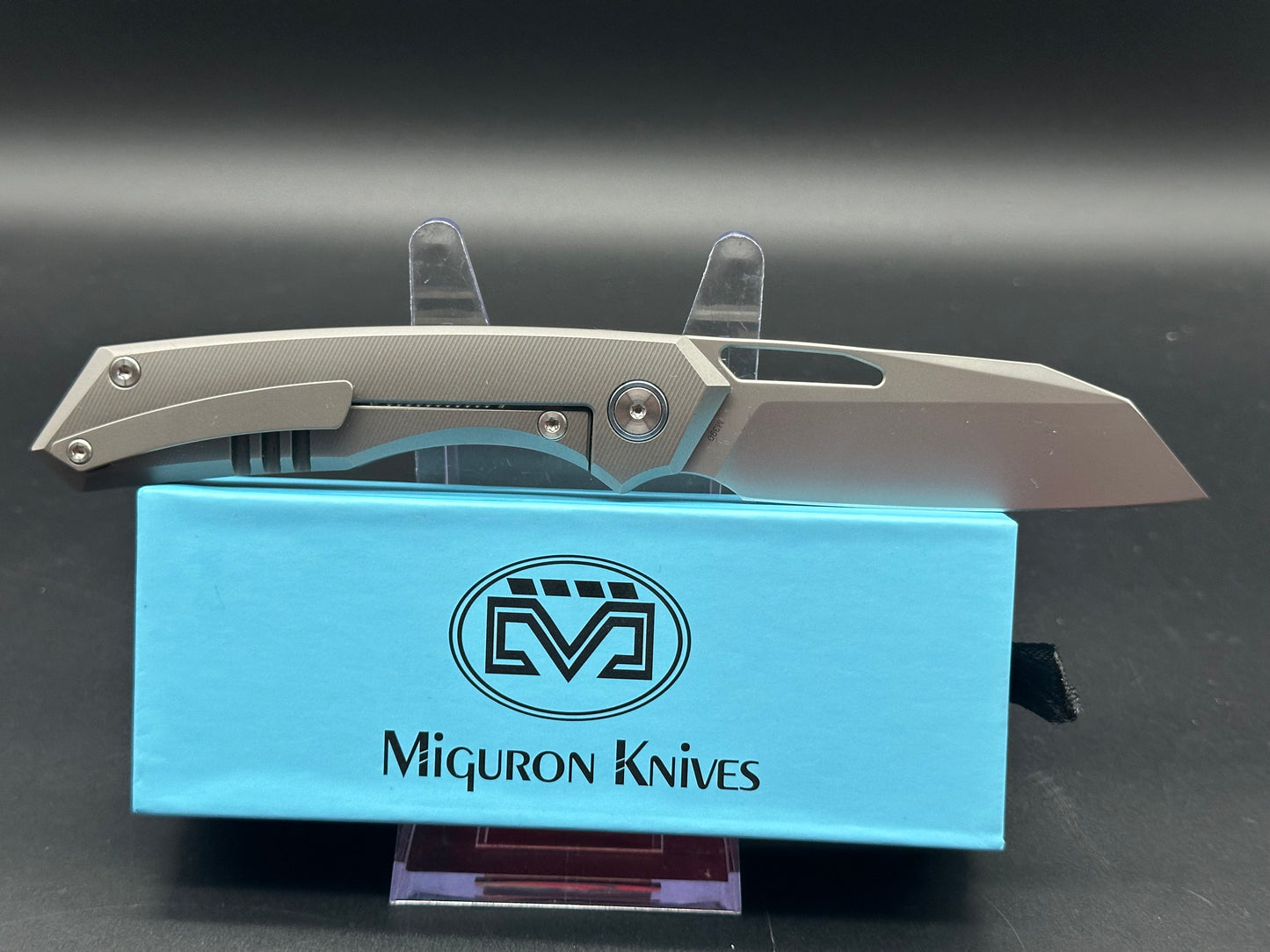 MIGURON KERYX II FOLDING KNIFE GRAY TITANIUM HANDLE M390 SHEEPSFOOT