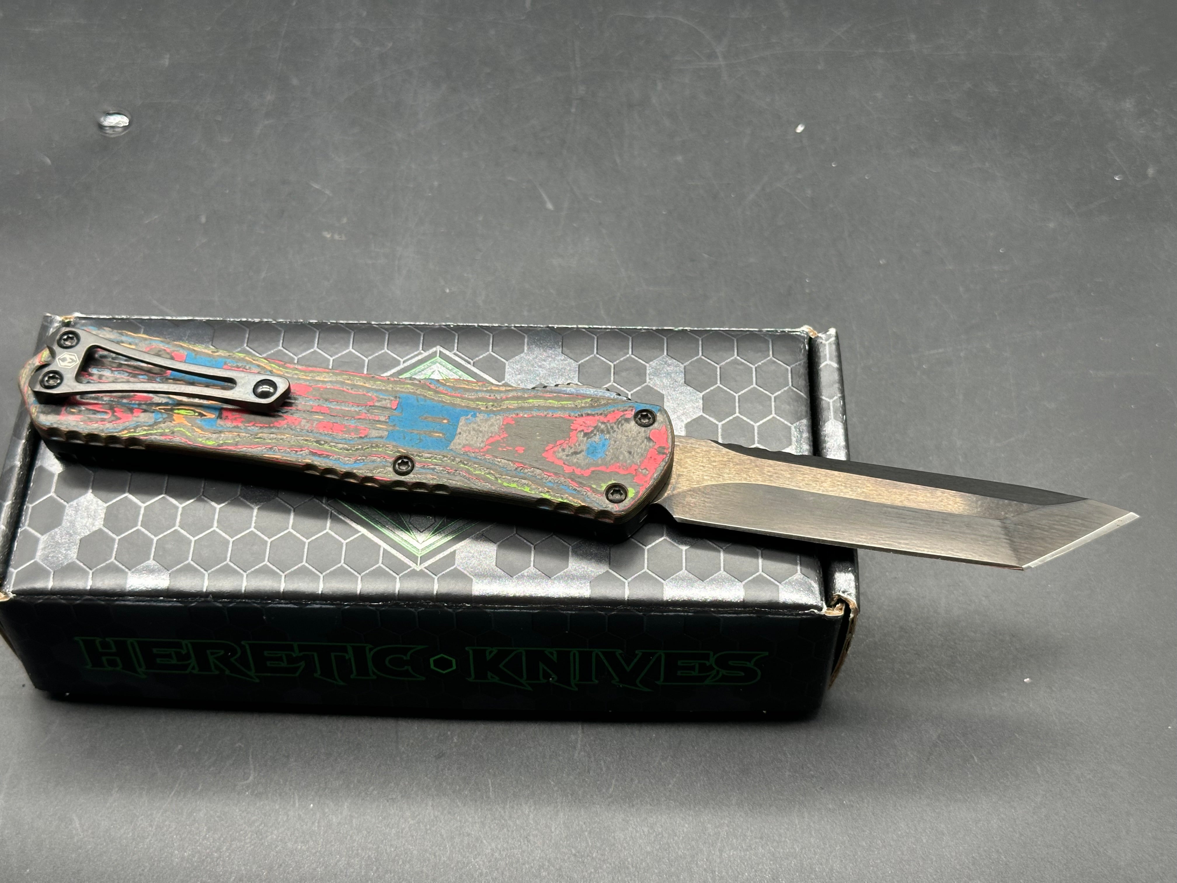 Heretic Manticore-X 80s camo DLC Elmax blade
