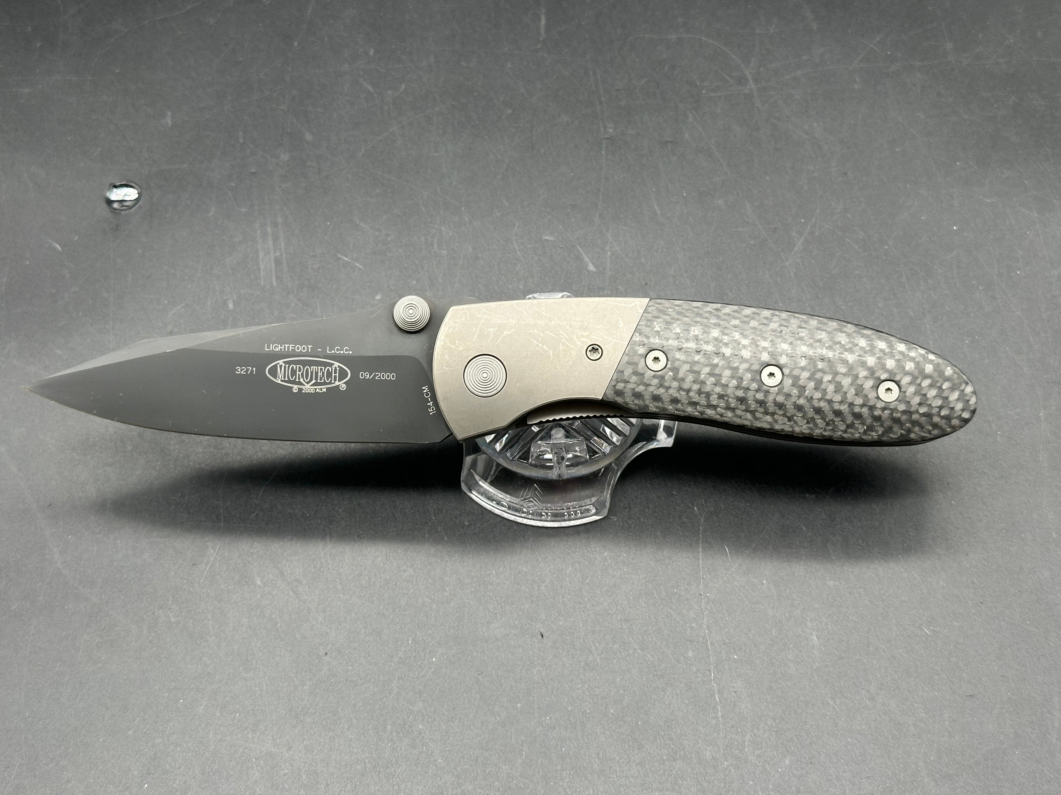 Microtech Lightfoot Manual Action LCC won the Collaboration Award at the 2000 Blade Show