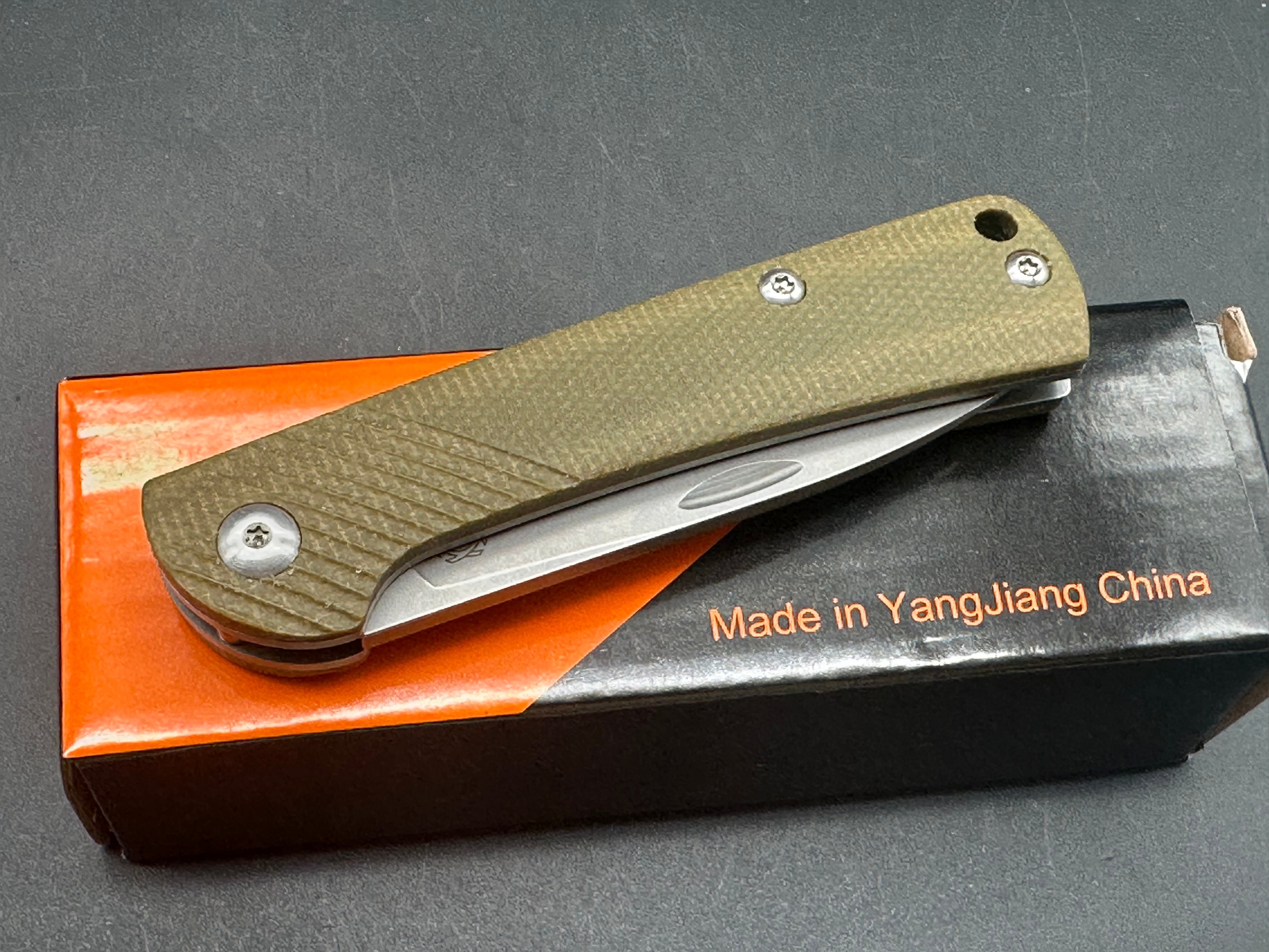 Sixleaf SL-07  slip joint, green micarta scales, D2 blade