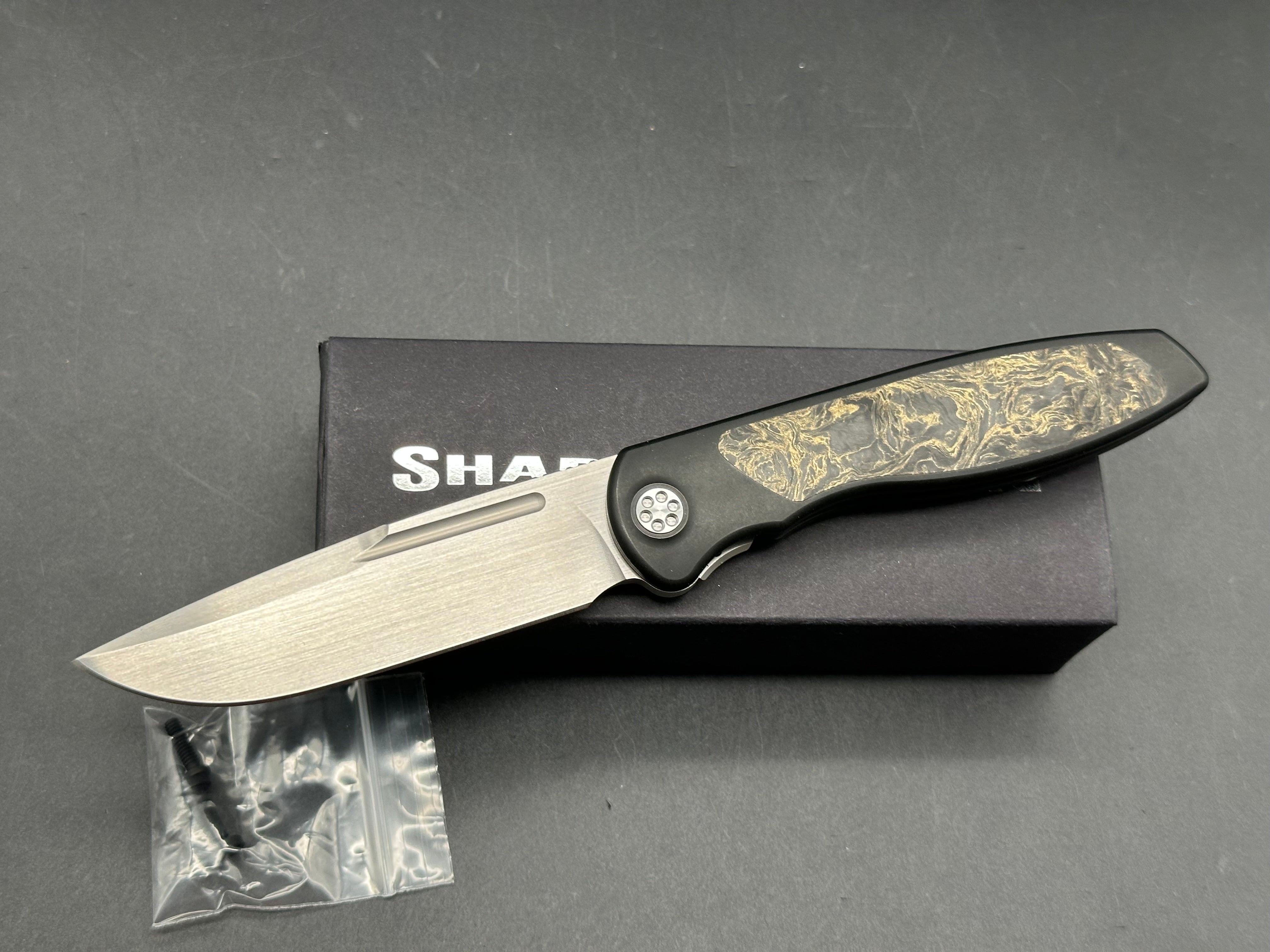 Sharp by Design Mini Tempest Gold CF inlays w/M390 blade