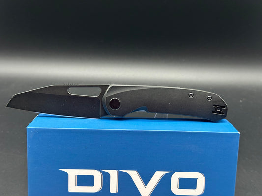 Divo Buzz black titanium handle w/M390 blade