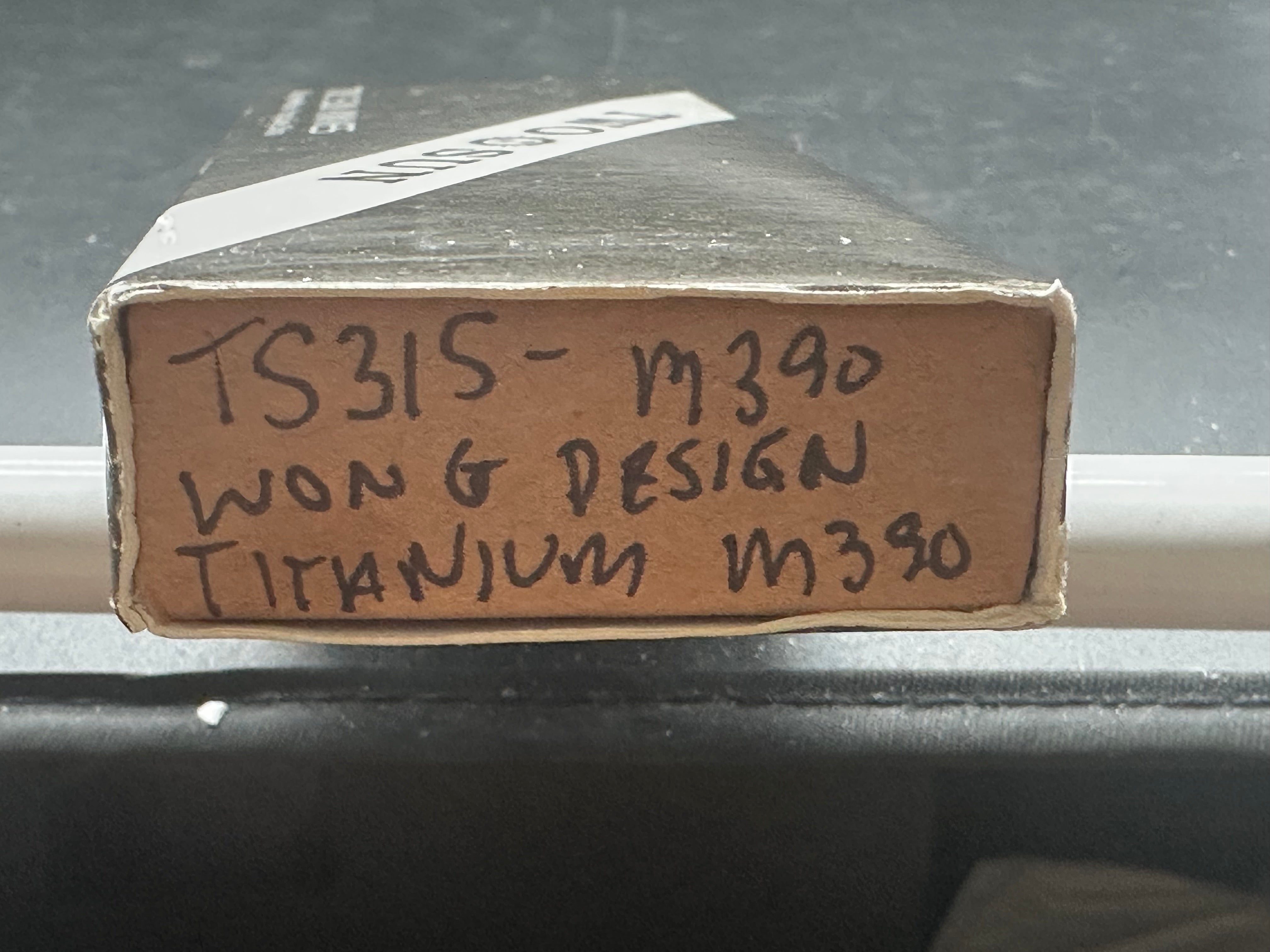 TwoSun TS315  Wong design, slip joint, grey and gold titanium scales, M390 blade