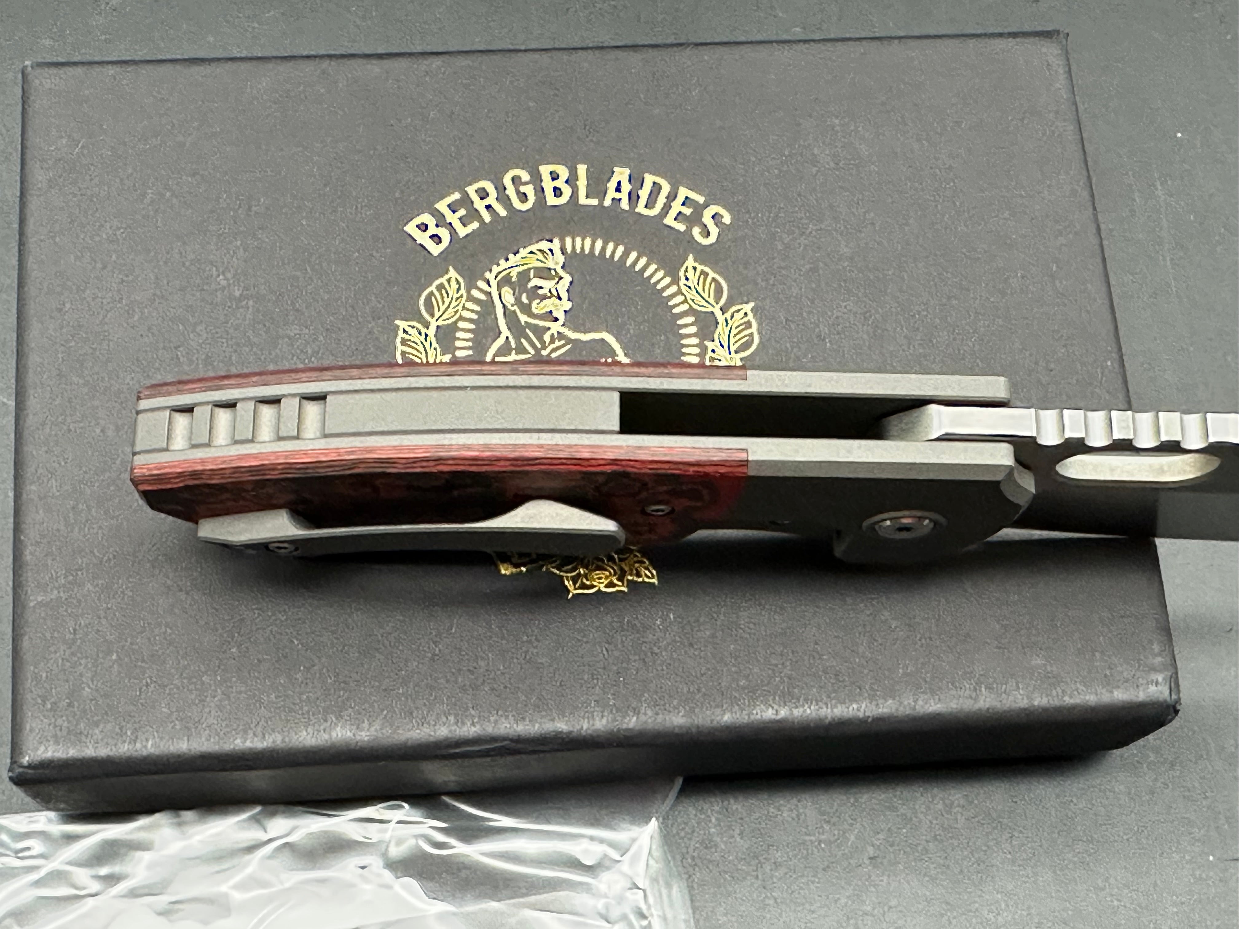 Berg Blades Slim #17/40, Belt Satin CPM-20CV Blade, Dark Blasted Handles with Mars Valley Fat Carbon
