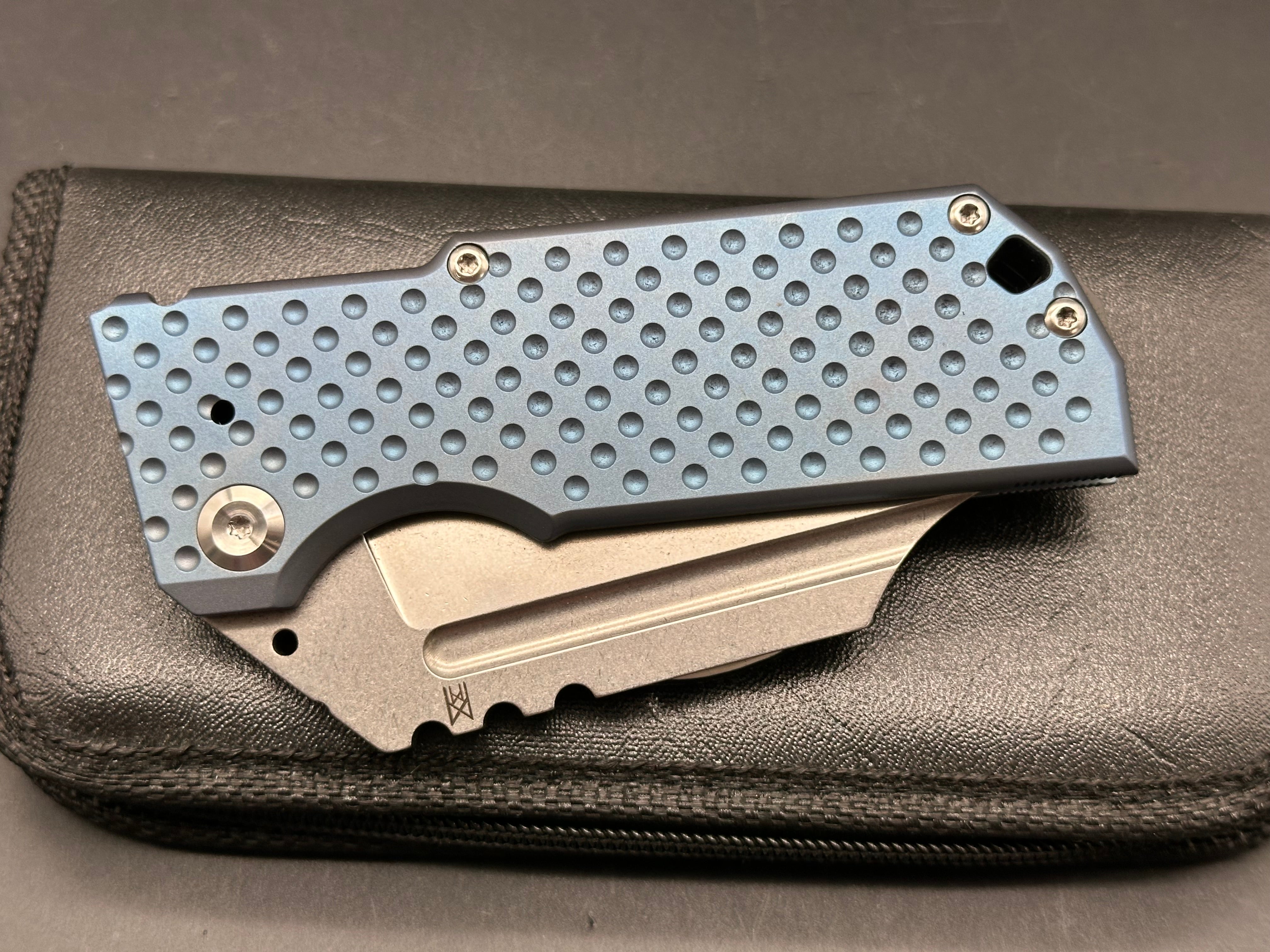 Midgards Messer - Thunrar/Blue Textured Milled Ti Frame/Clip Point/Satin CPM-D2
