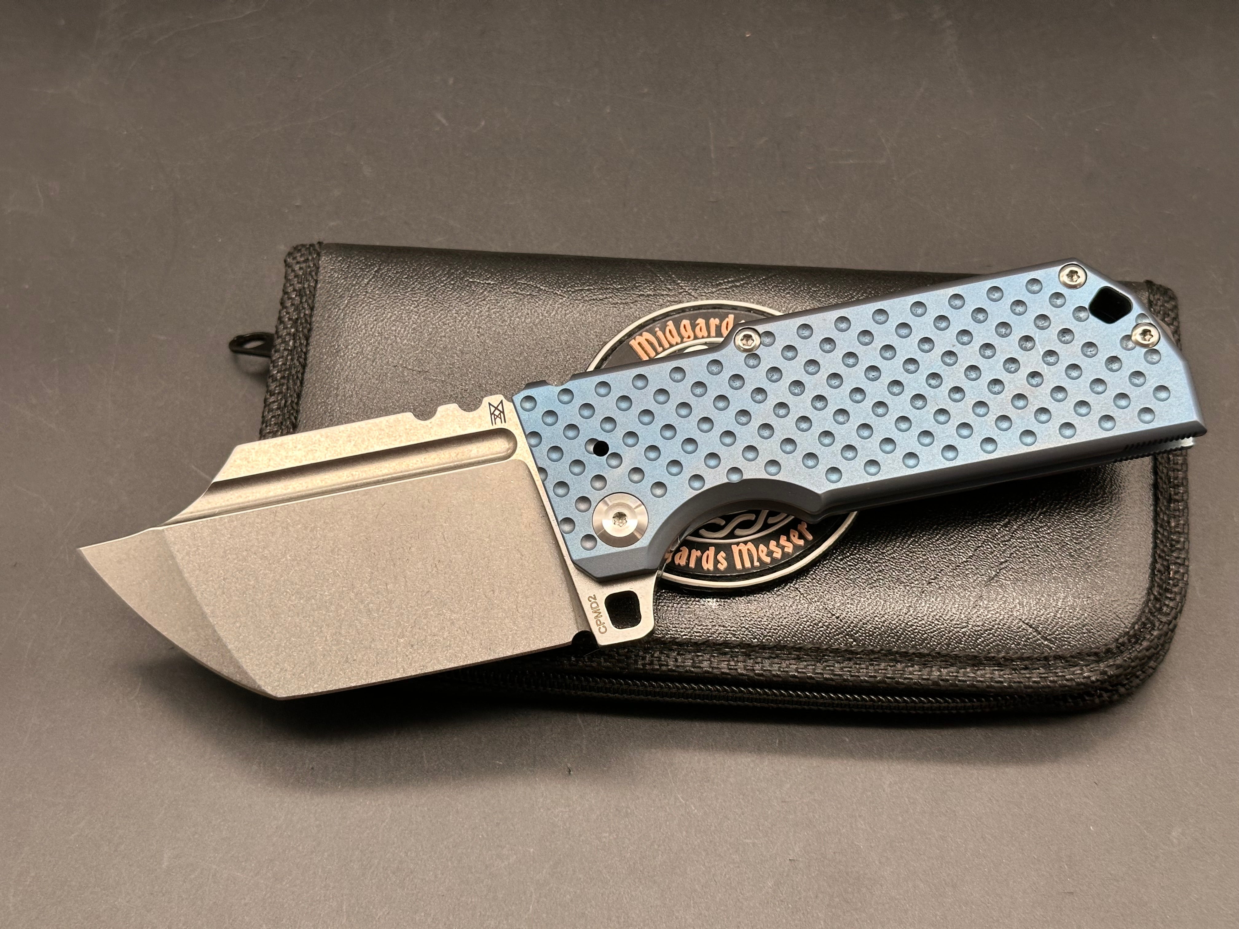 Midgards Messer - Thunrar/Blue Textured Milled Ti Frame/Clip Point/Satin CPM-D2