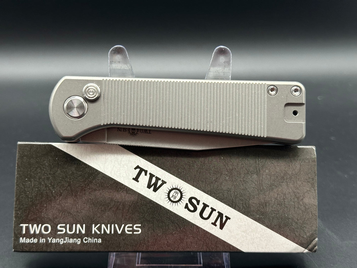 TWOSUN BUTTON LOCK TITANIUM HANDLE PLAIN EDGE D2 TS358