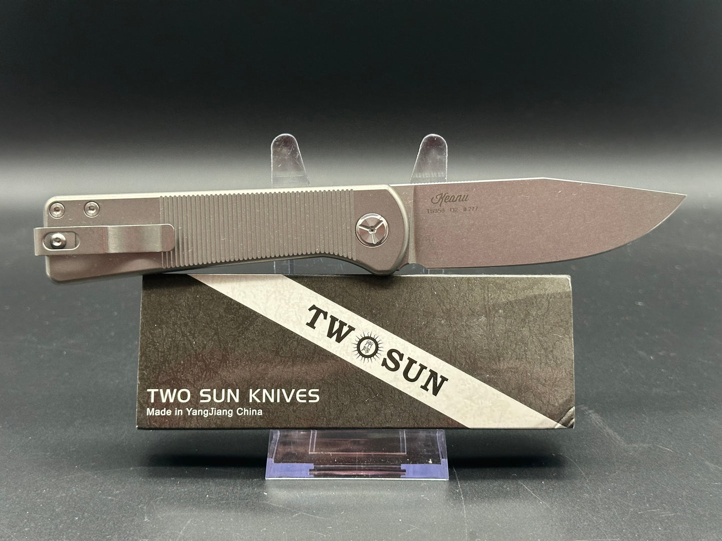 TWOSUN BUTTON LOCK TITANIUM HANDLE PLAIN EDGE D2 TS358