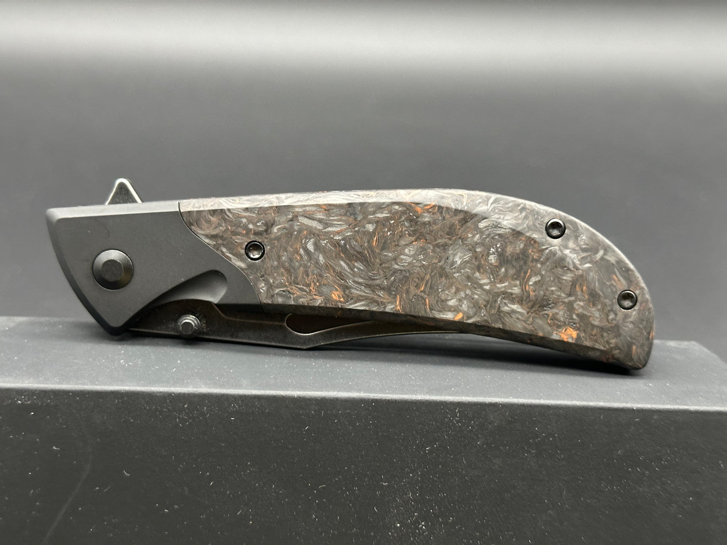 Kizer Phoenix Liner Lock Knife Black /Gray/Orange Fat Carbon (3.5" Blk)