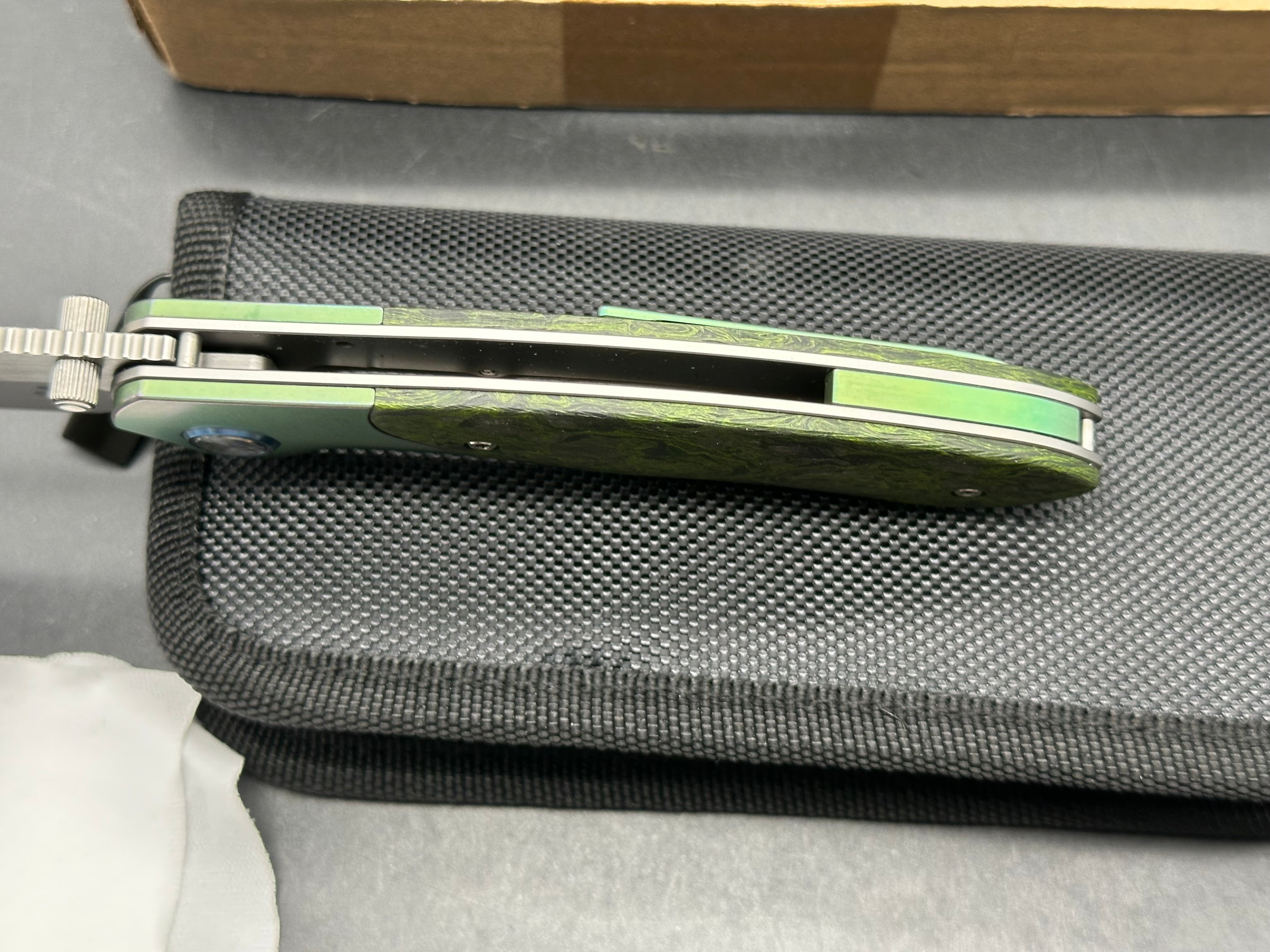 Sitivien ST272 Folding Knife, S90V Blade Titanium Green Carbon Fiber Handle