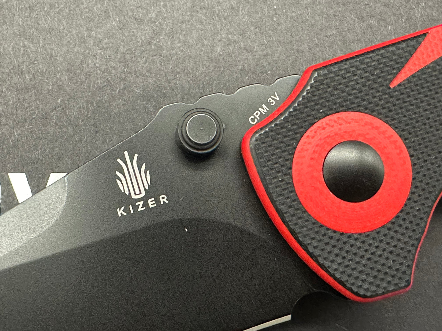 Kizer Friday Club Tiger Mini Critical 3V Blade Black and Red G10