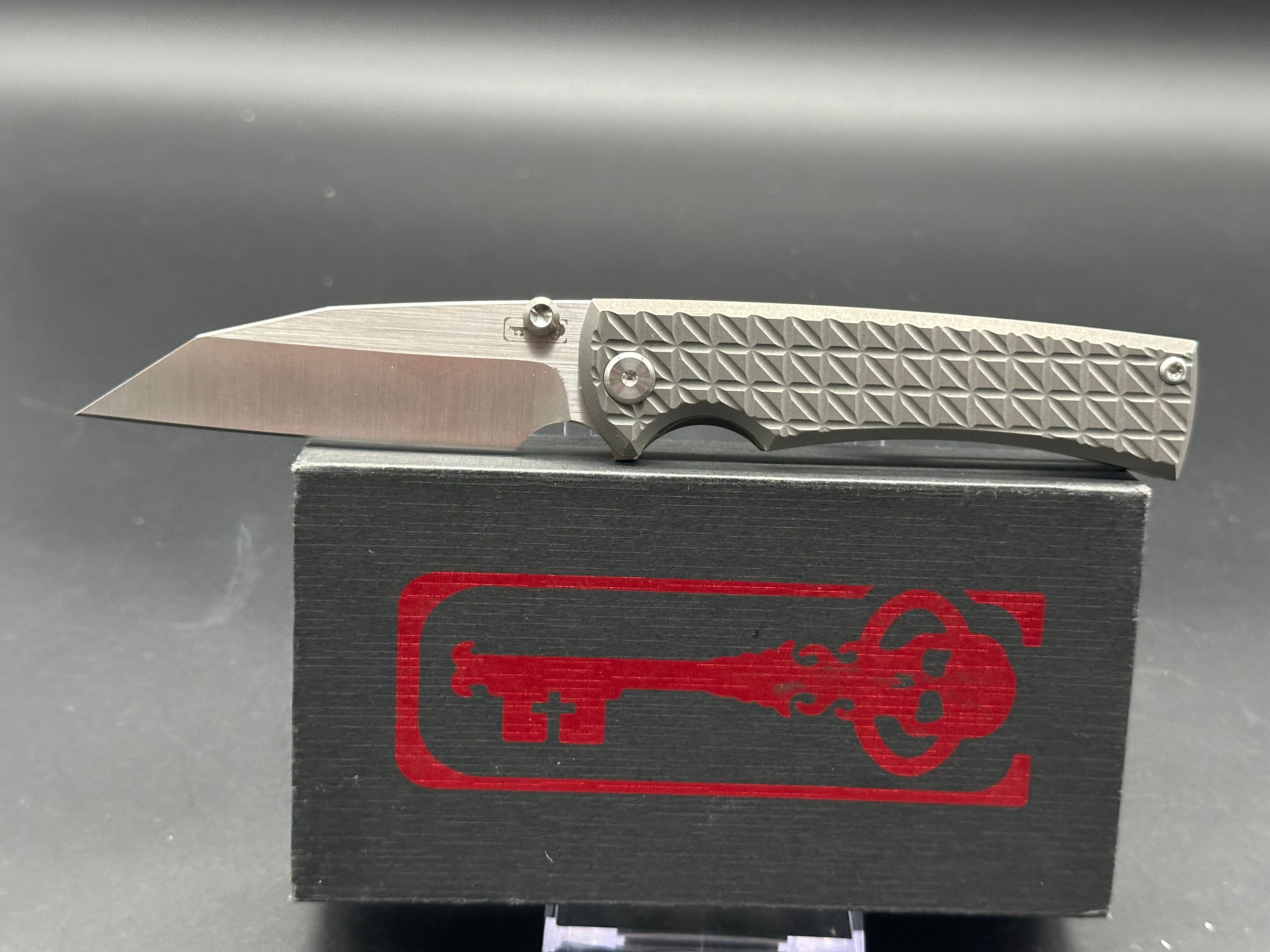 Chaves Sangre street fanatic edge, flipper delete, titanium thumb studs