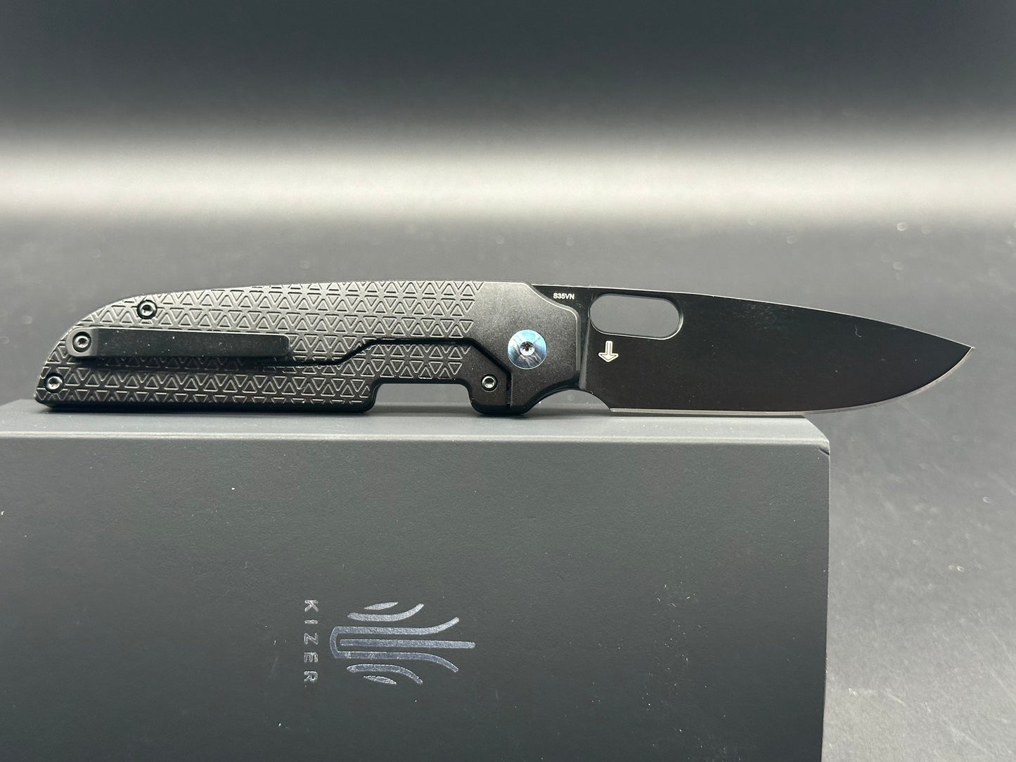 Kizer Varatas S35VN Blade Frame Lock Titanium Handle