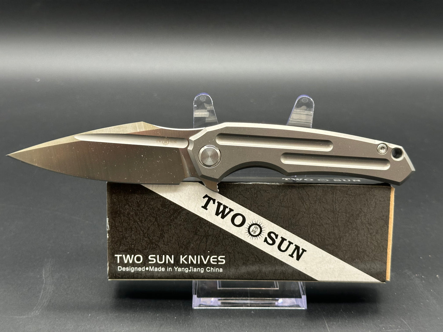 TWOSUN TS220 FOLDING KNIFE TITANIUM/CARBON FIBER HANDLE M390 PLAIN EDGE