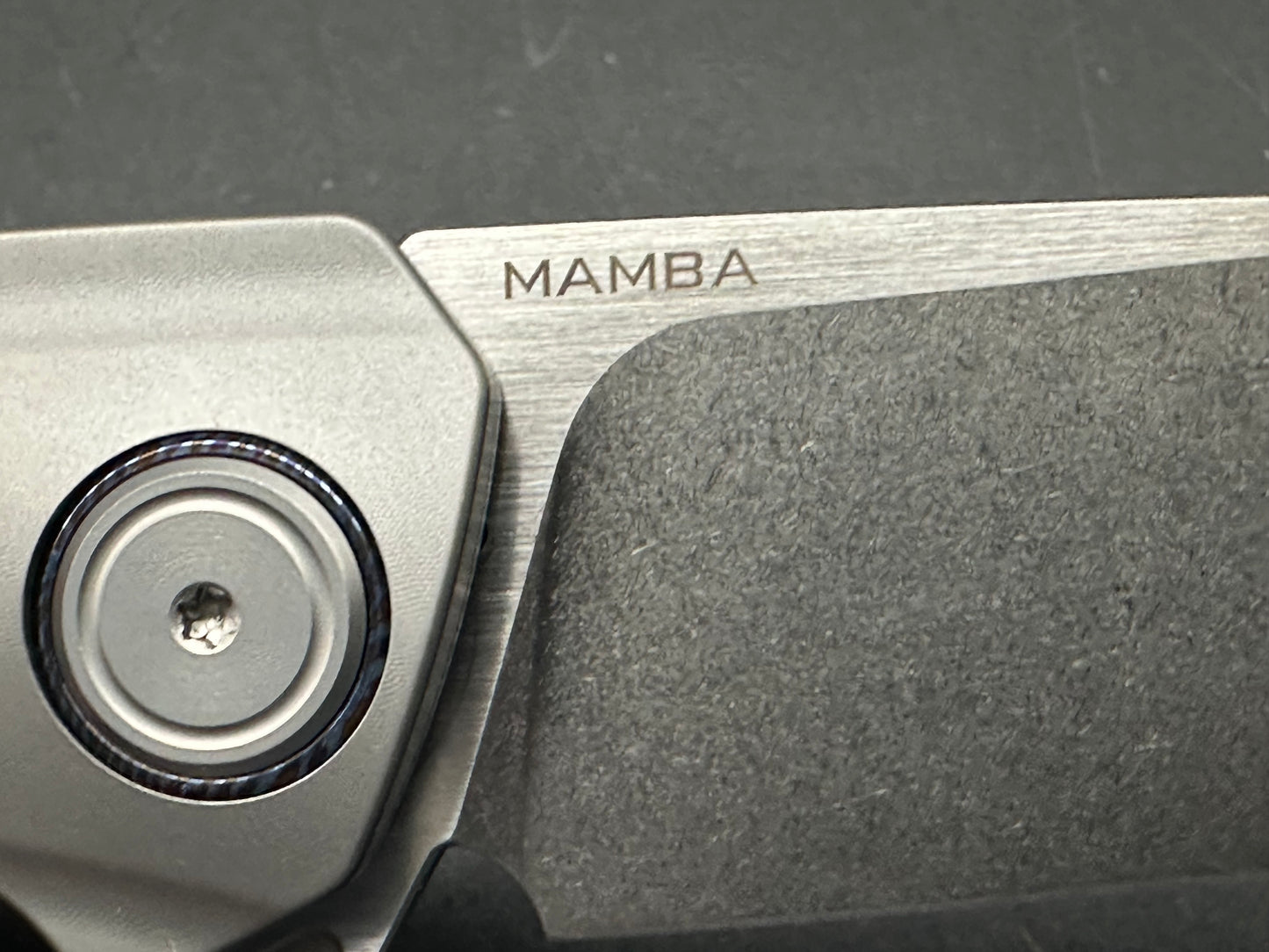 MAXACE MAMBA FOLDING KNIFE GREY CARBON FIBER HANDLE S90V