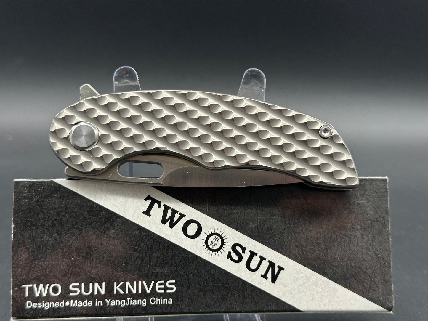 TWOSUN TS177 FOLDING KNIFE TEXTURED TITANIUM HANDLE M390 PLAIN EDGE