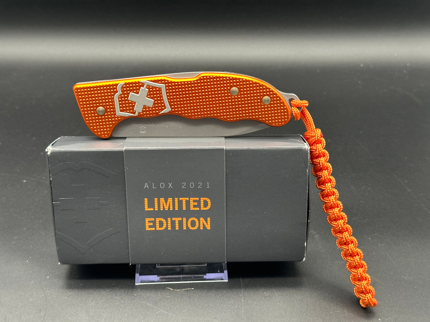 Victorinox Hunter Pro Alox Lockback Knife L. Tiger Orange Aluminum (3.8" Satin)