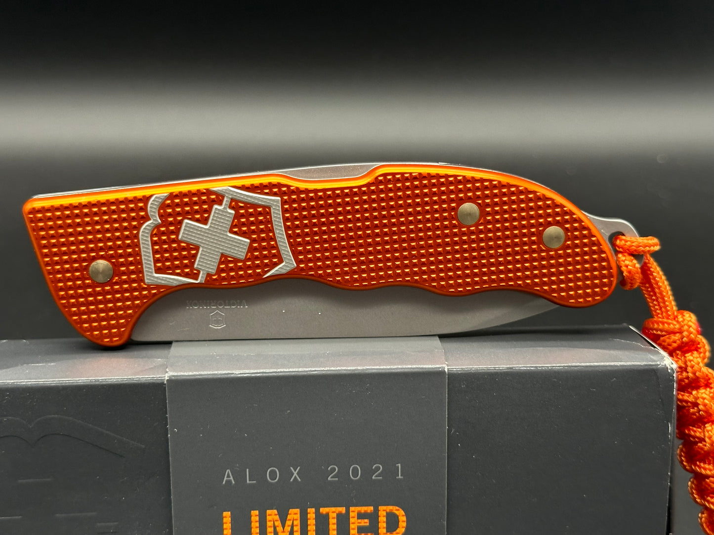 Victorinox Hunter Pro Alox Lockback Knife L. Tiger Orange Aluminum (3.8" Satin)