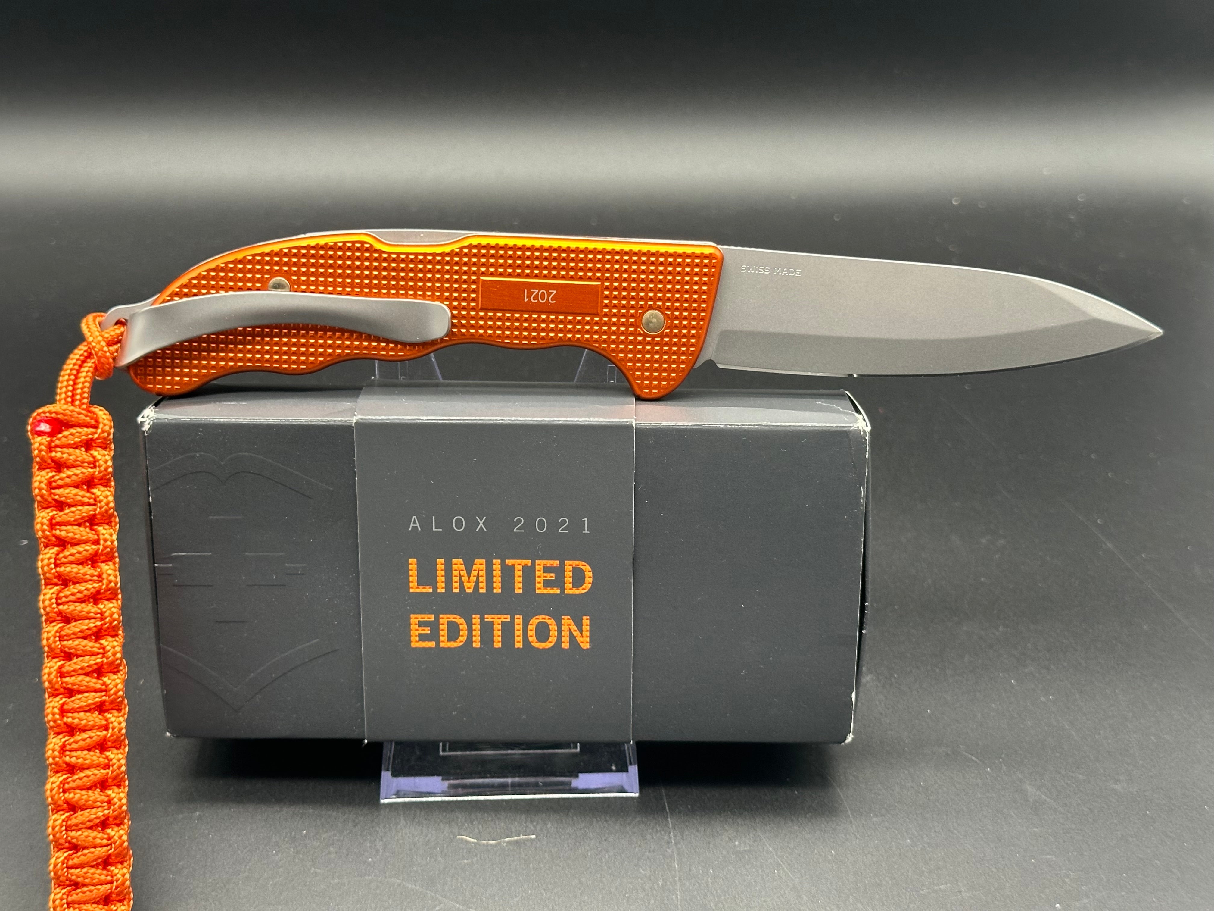 Victorinox Hunter Pro Alox Lockback Knife L. Tiger Orange Aluminum (3.8" Satin)