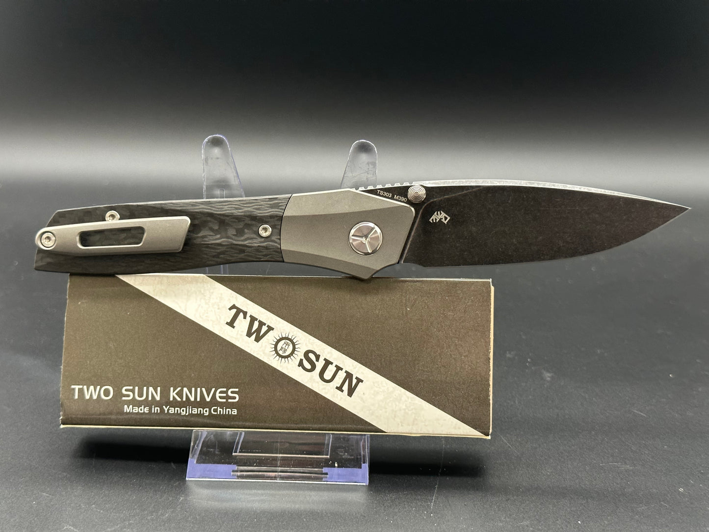 TwoSun TS303 Button Lock Carbon Fiber/Titanium handle w/M390 blade $145