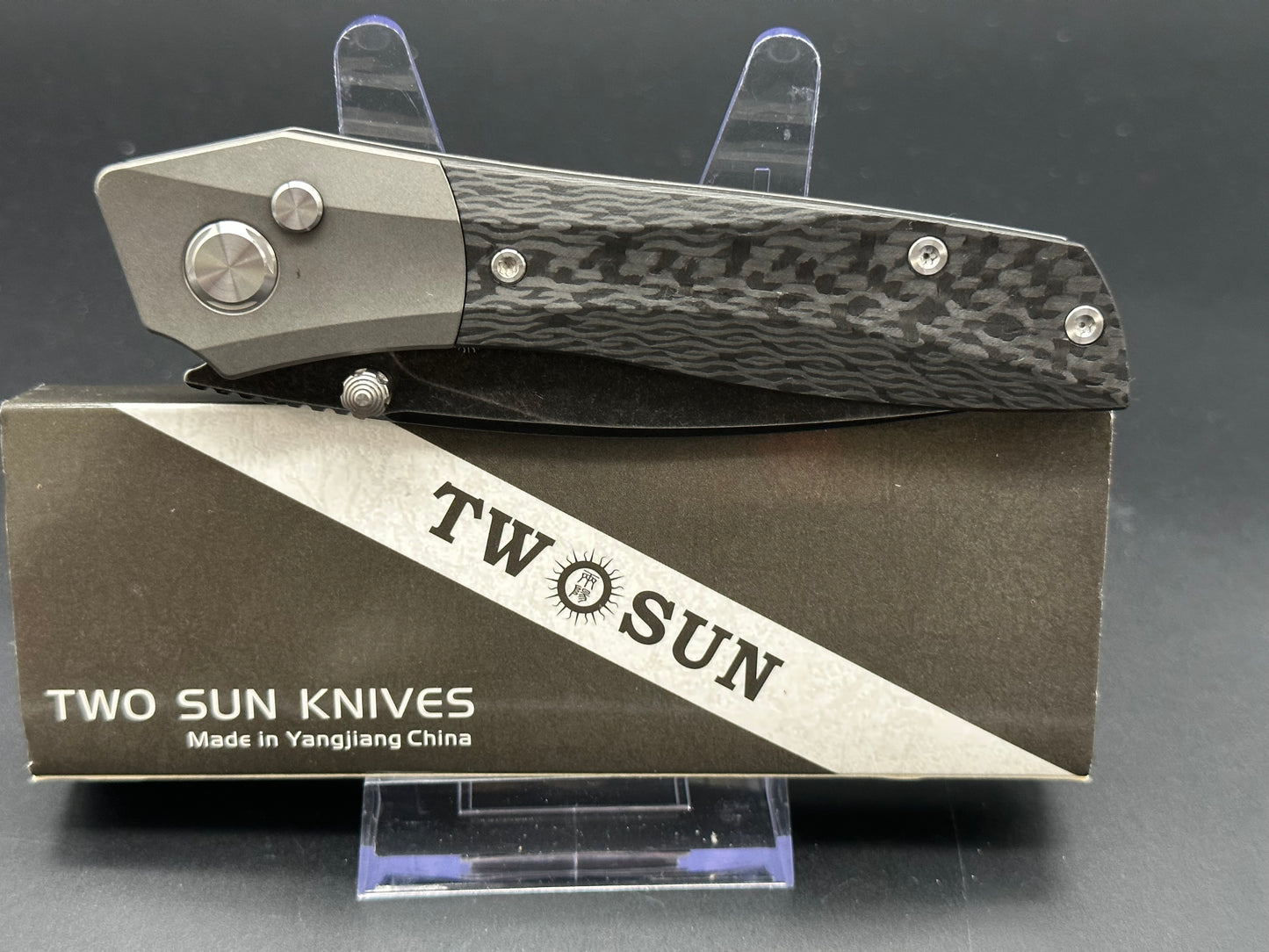 TwoSun TS303 Button Lock Carbon Fiber/Titanium handle w/M390 blade $145