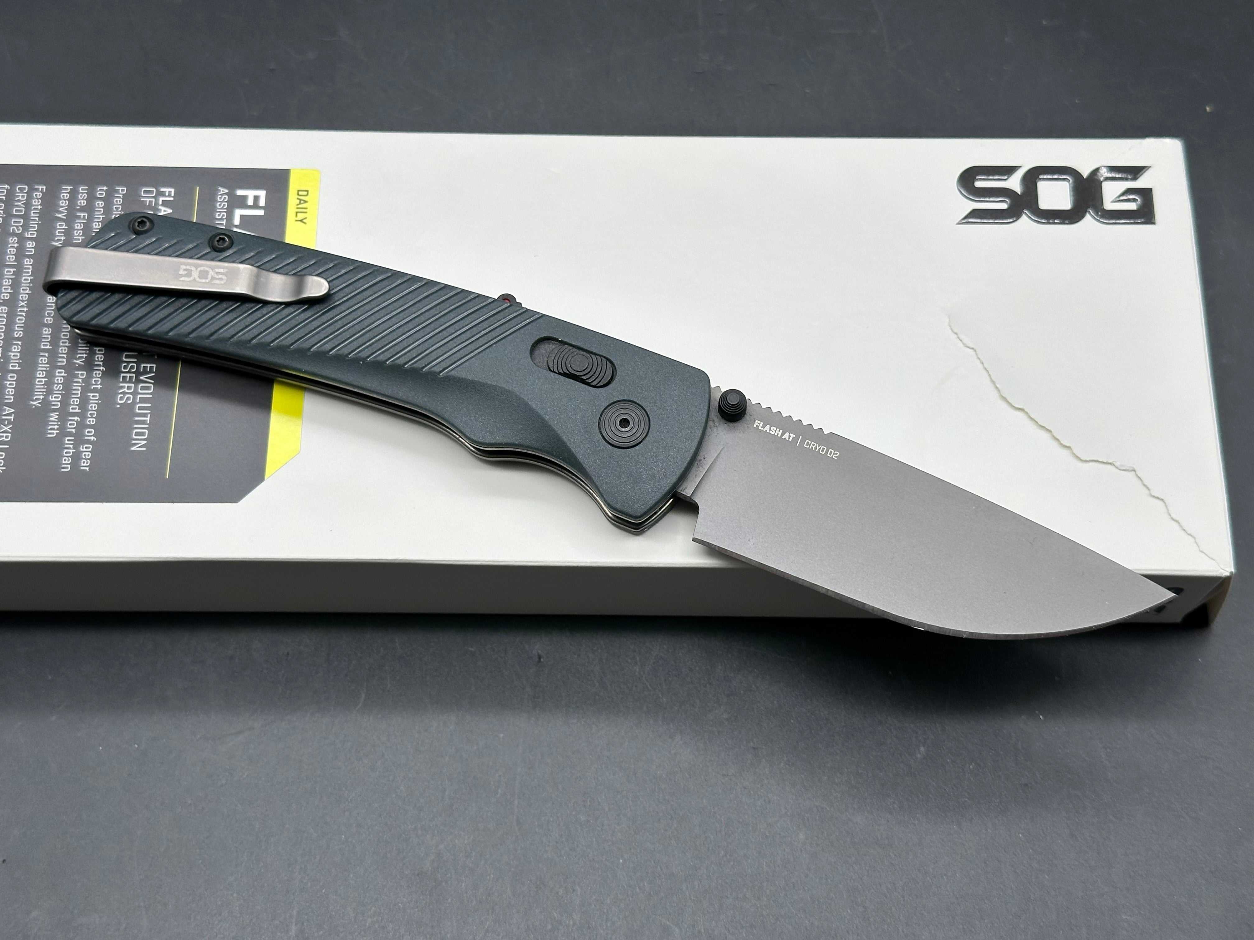 Sog Flash AT MK3 urban grey handle w/D2 blade