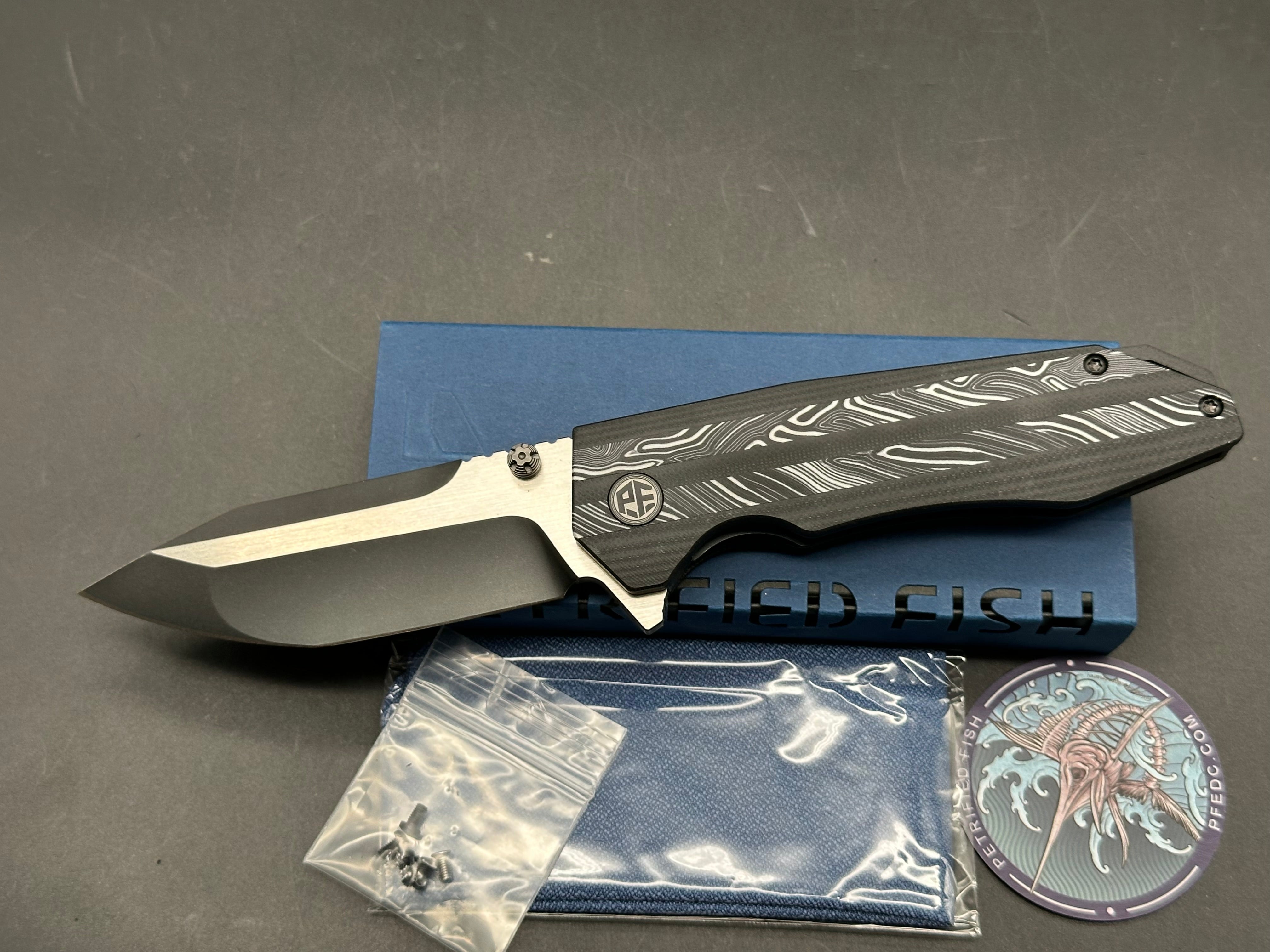 Petrified Fish Mocado Folding Knife White Gmascus/Black G10 Handle K110 Plain Edge Black Stonewash Finish