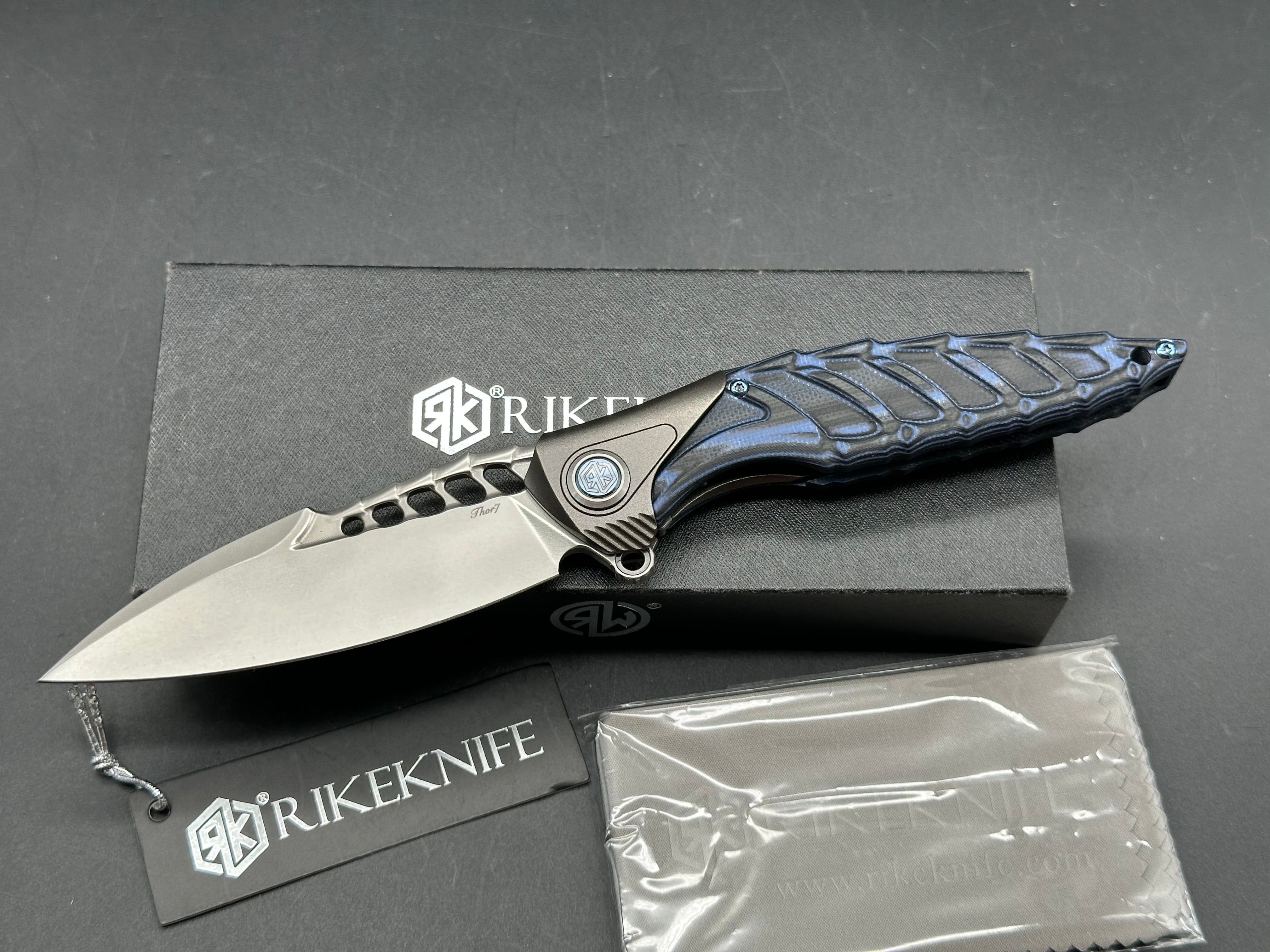 Rike Thor 7 154CM / Ti / Blue & Black G10 