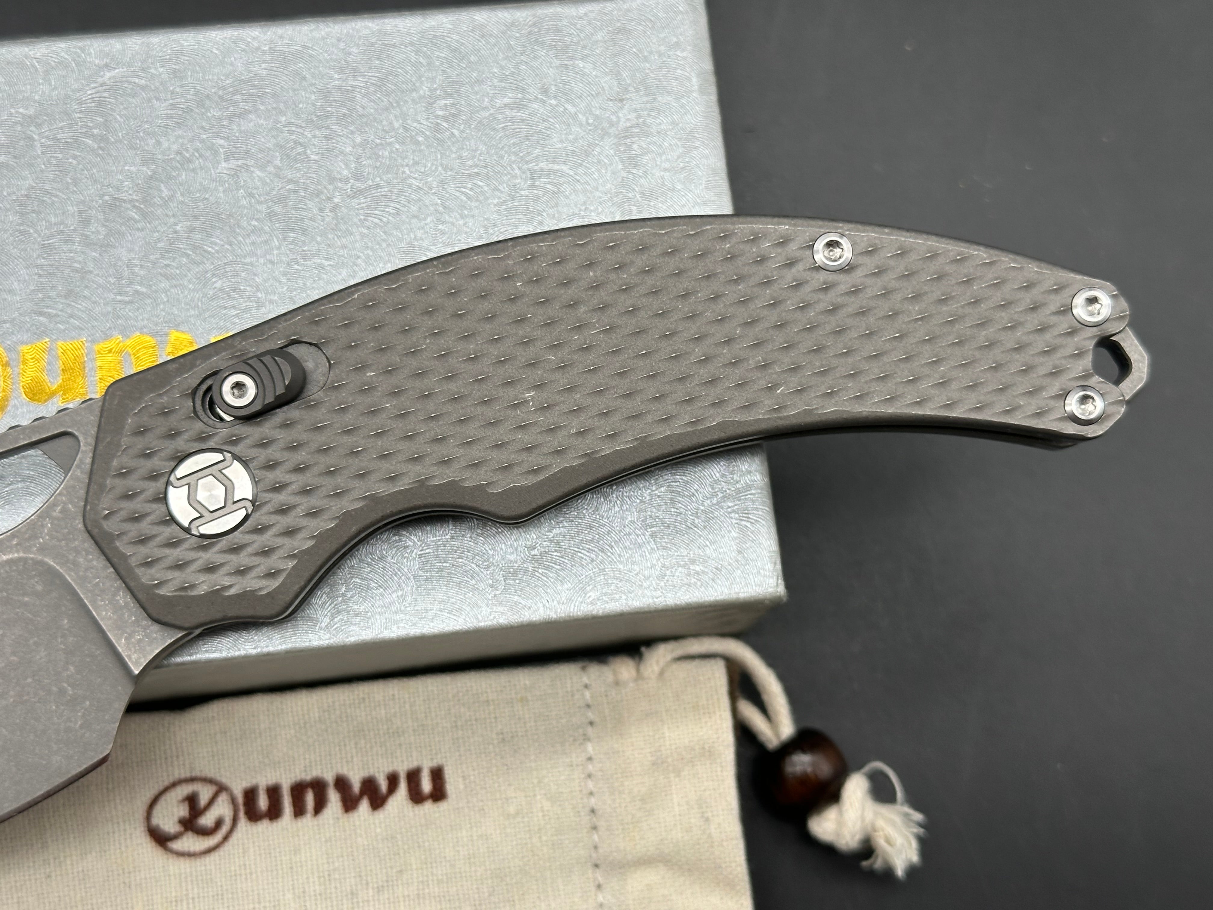 Kunwu X-Padre 3.34" Elmax Stonewash Blade with Stonewash Diamond Textured Titanium Scales