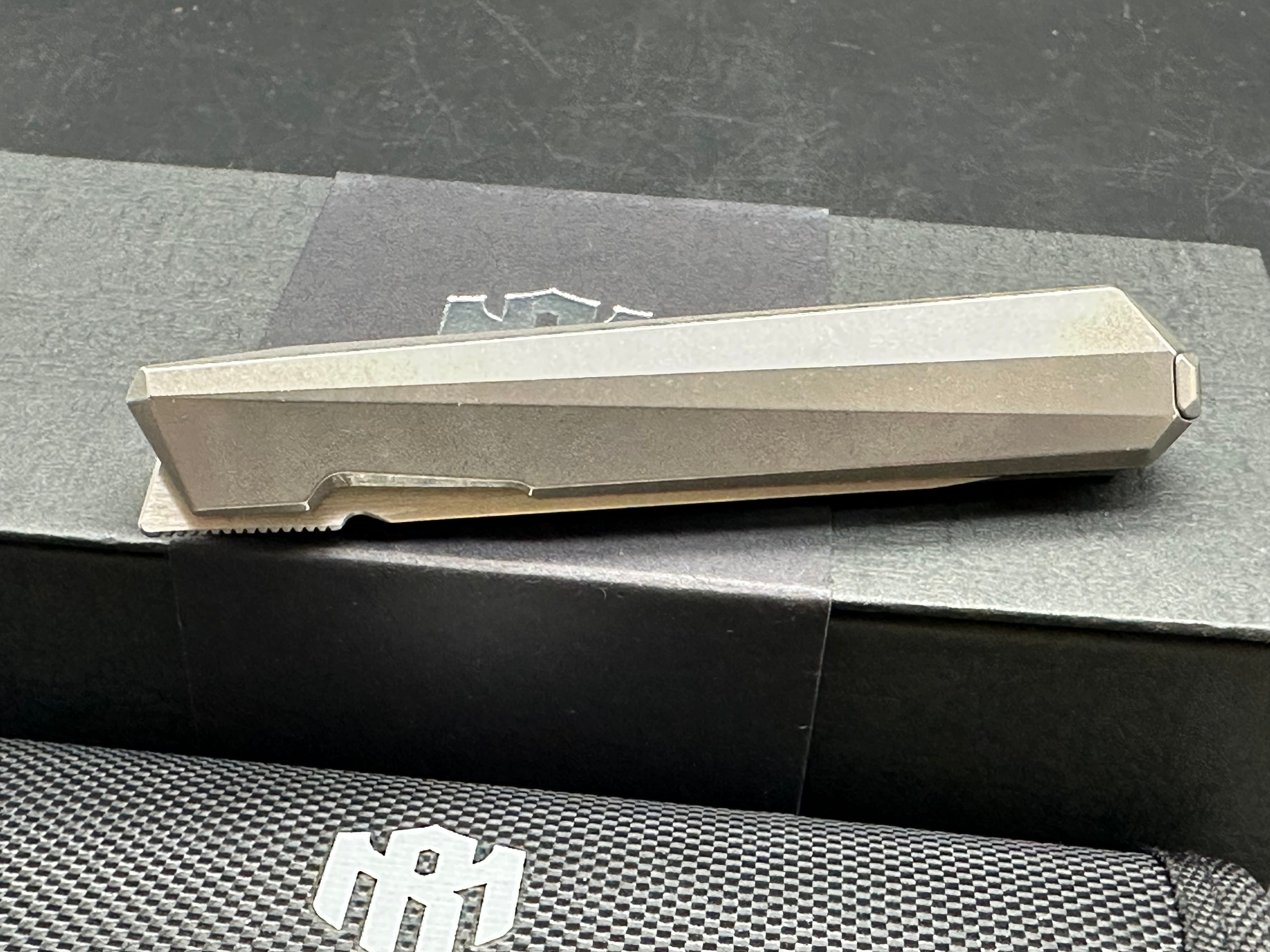 REMETTE ELIGO LINER LOCK FOLDING KNIFE GRAY TITANIUM HANDLE M390 TANTO PLAIN EDGE SATIN