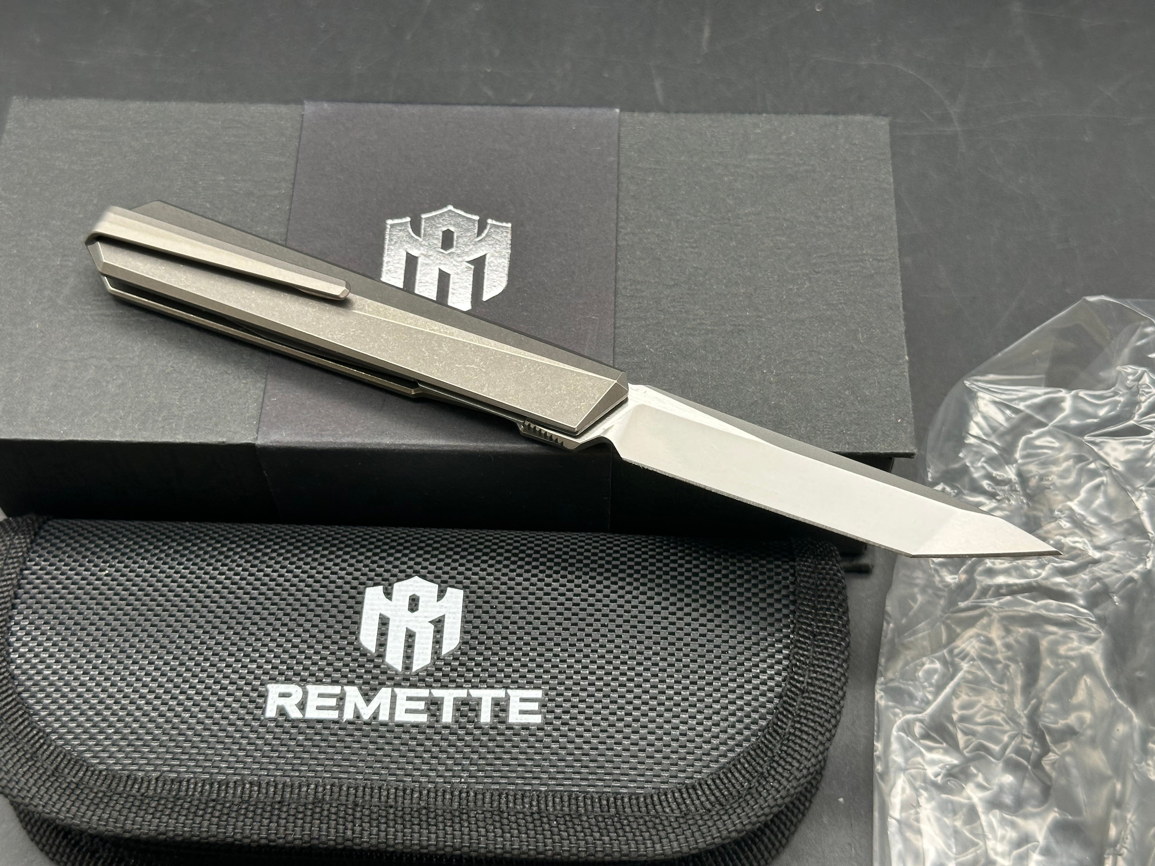 REMETTE ELIGO LINER LOCK FOLDING KNIFE GRAY TITANIUM HANDLE M390 TANTO PLAIN EDGE SATIN