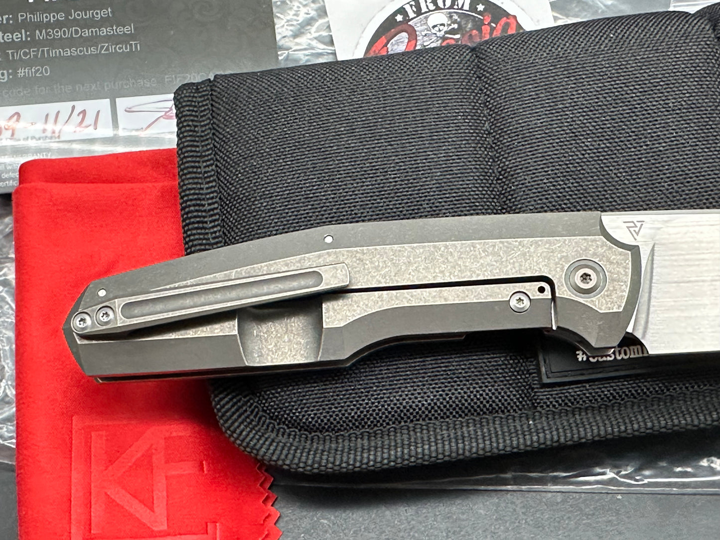 CKF Fif20Ti CF #139, Hand Rubbed Satin M390 Blade, Milled Titanium Handles