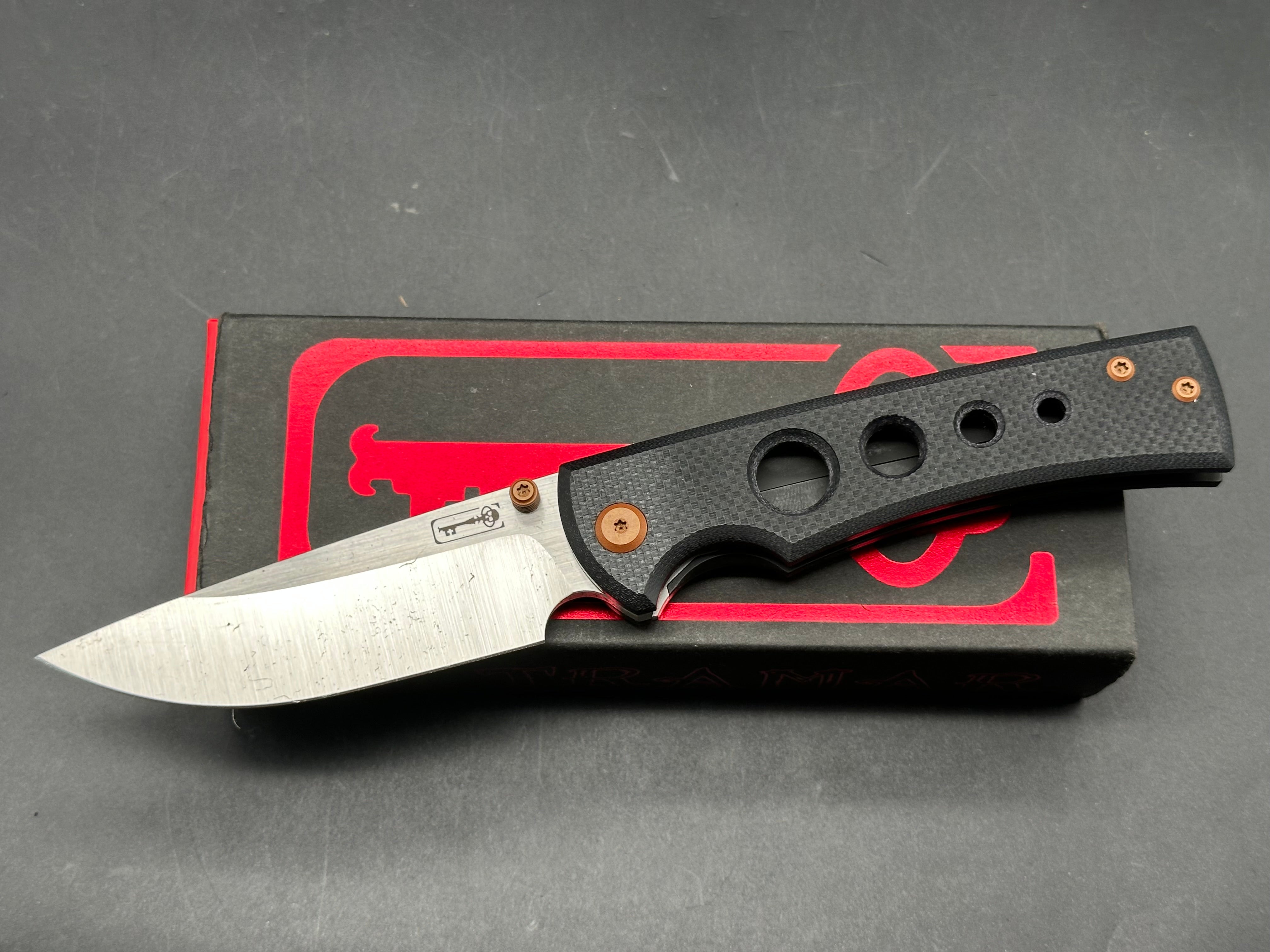 CHAVES ULTRAMAR CUSTOM LIBERATION 229 3.625" M390 BLK G-10/TAN HIGHLIGHTS