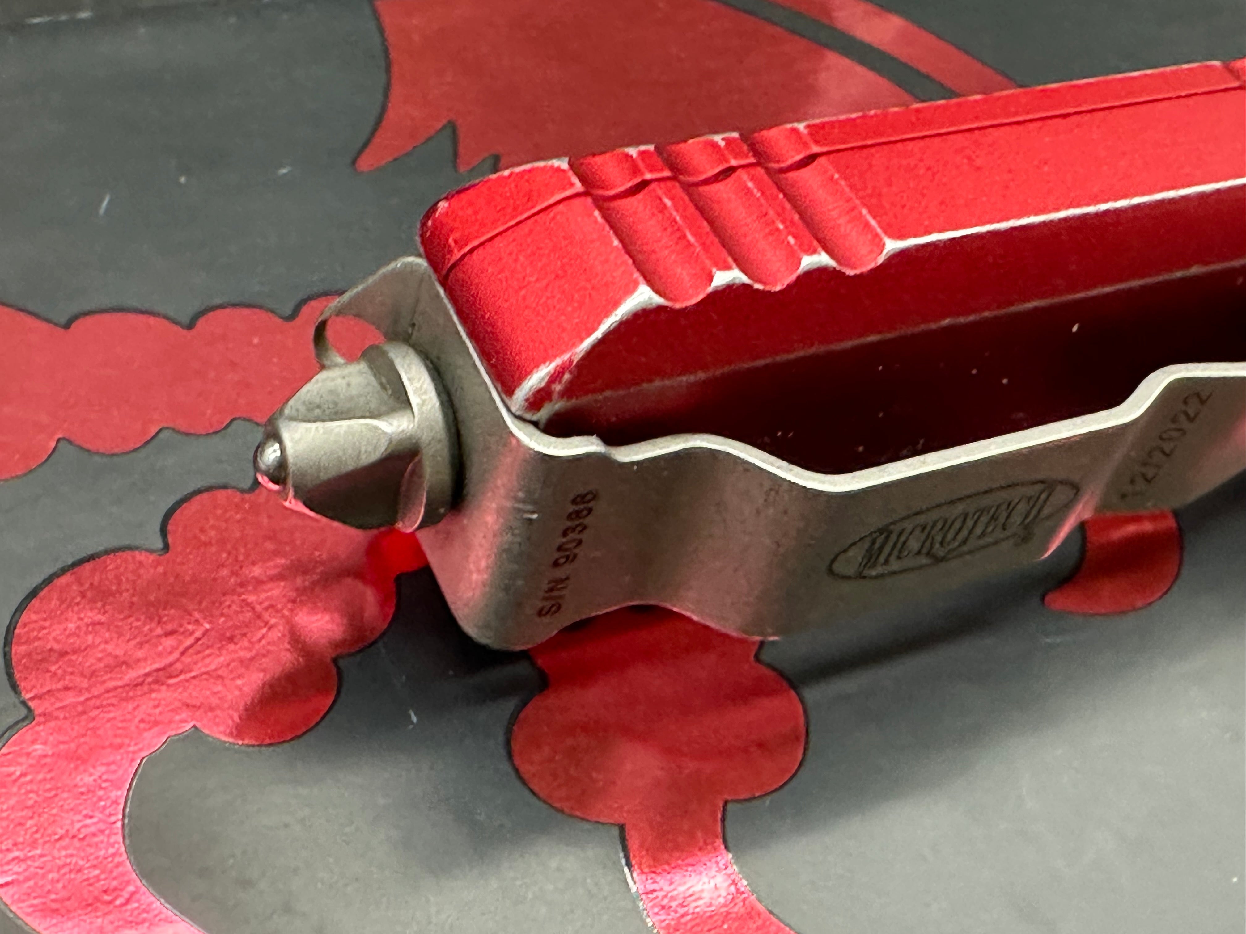 Microtech utx 85 red distressed