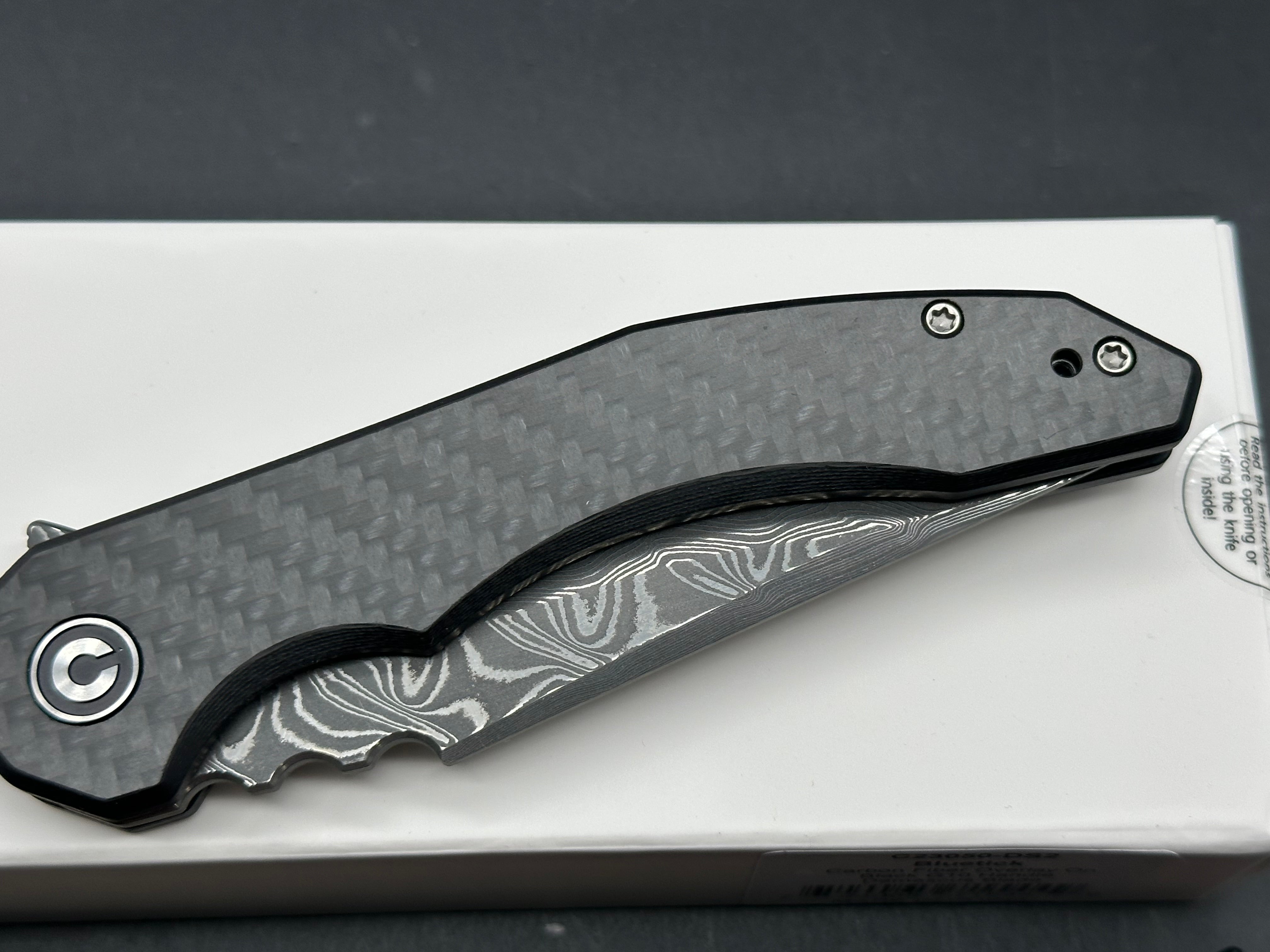 CIVIVI BLUETICK FOLDING KNIFE CARBON FIBER/BLACK G10 HANDLE DAMASCUS PLAIN EDGE